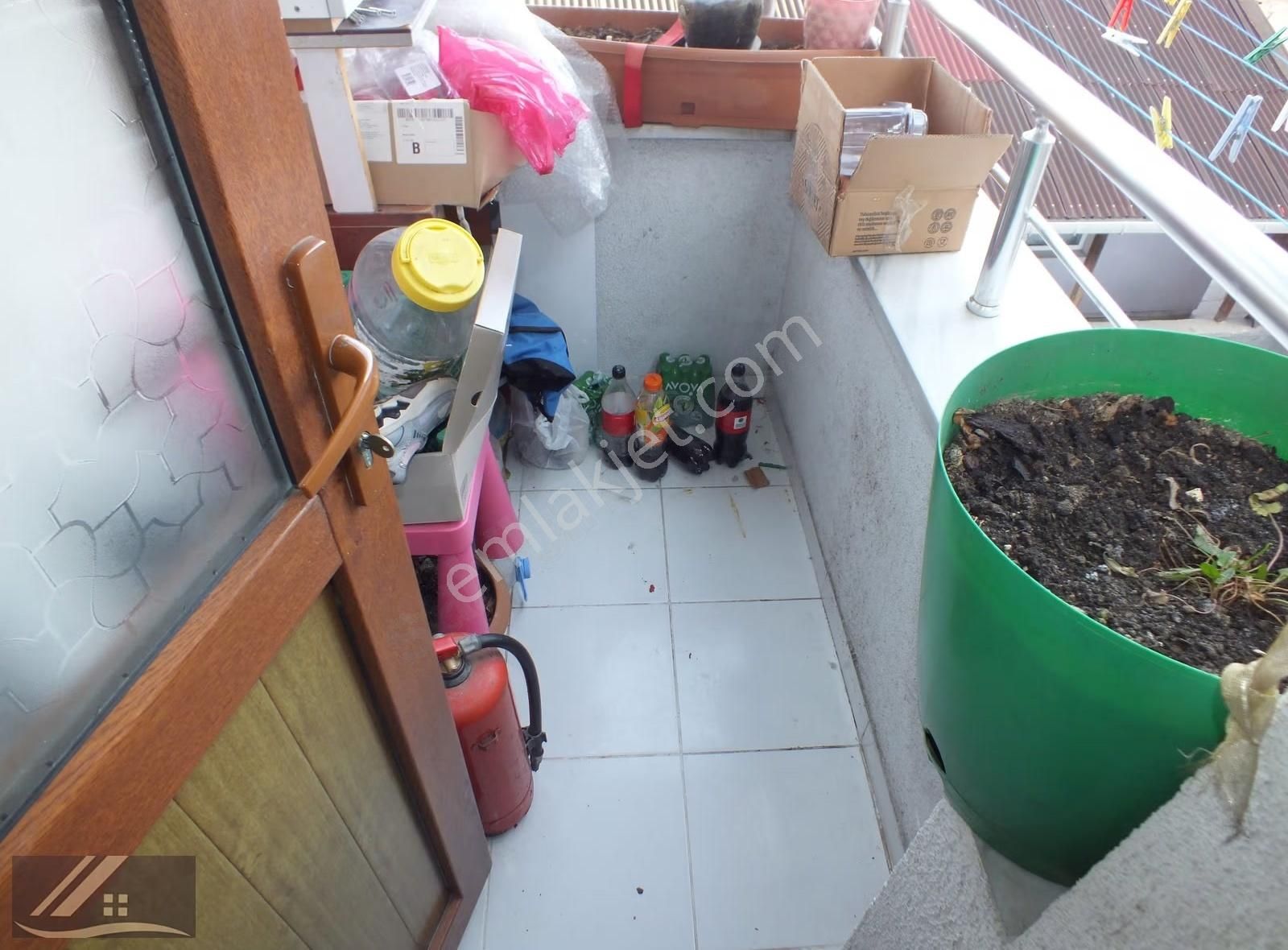 Mislife'tan Girne Caddesi Arkası 2. Kat 3+1 130 M2 Çift Balkonlu - Görsel 14