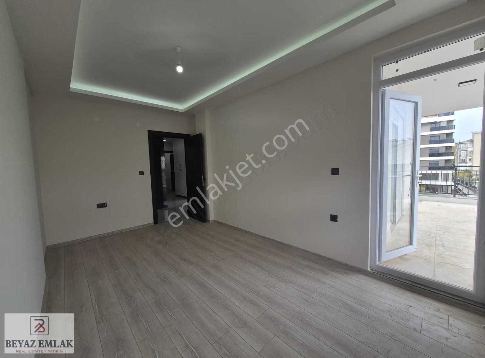 Demirel Mh. Tramvaya Cephe Katta Sıfır 3+1 Acil Satılık Daire - Görsel 3