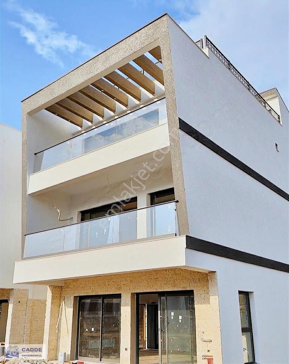 Kuşadası, Davutlar'da Lüks Projeden 1+1 Ve 2+1 Satılık