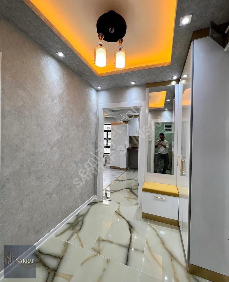 Sarraf'tan Metrobüse Yürüme Mesafesinde Lüks Dekorlu Daire - Görsel 3