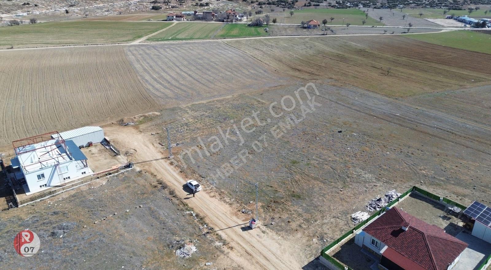 %30 Emsal 3 Kat Uzunoluk Mahallesinde Satılık 424 M2 Arsa - Görsel 3