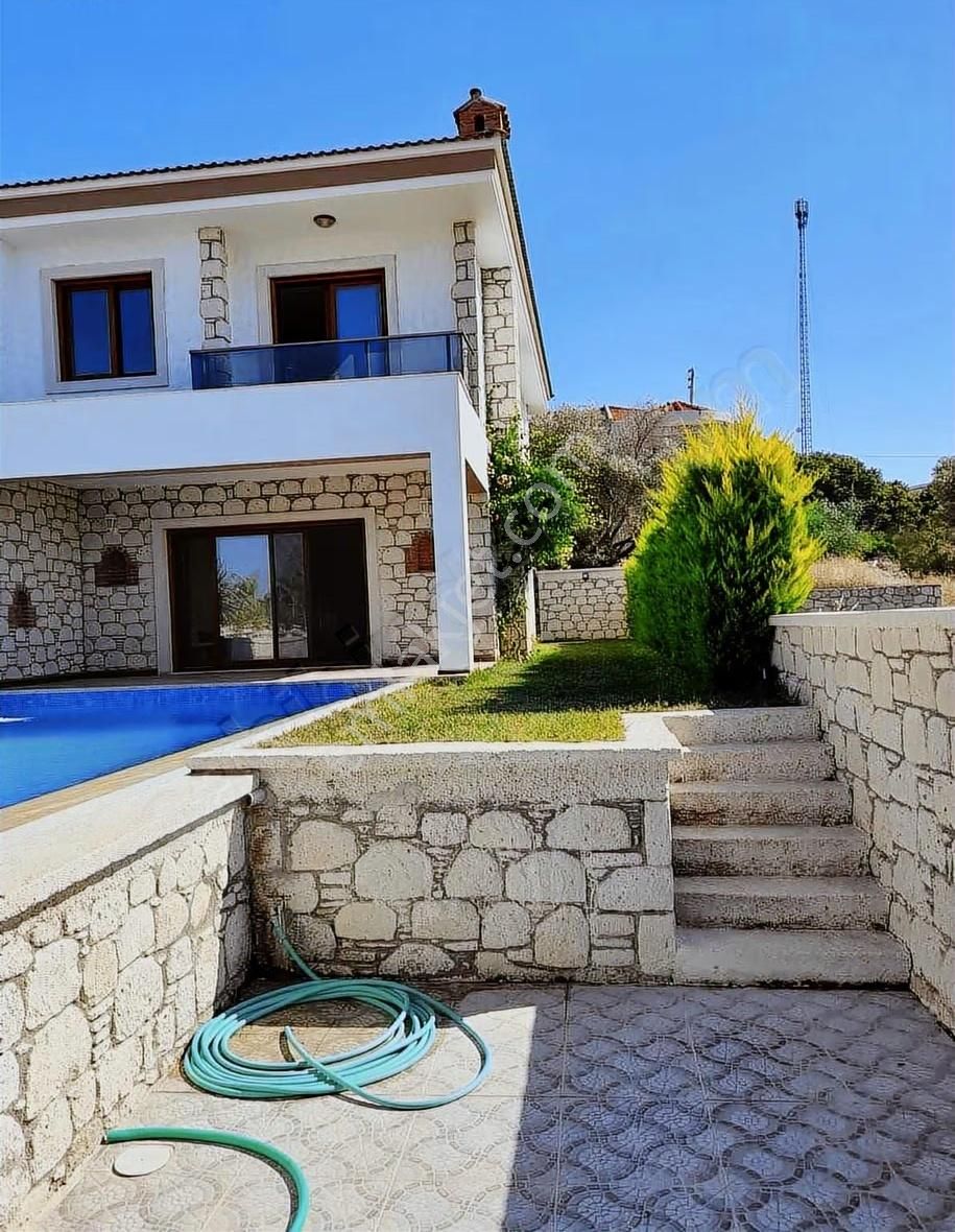 Alya Gayrimenkul Şifnede Deniz Manzaralı Havuzlu Villa - Görsel 11