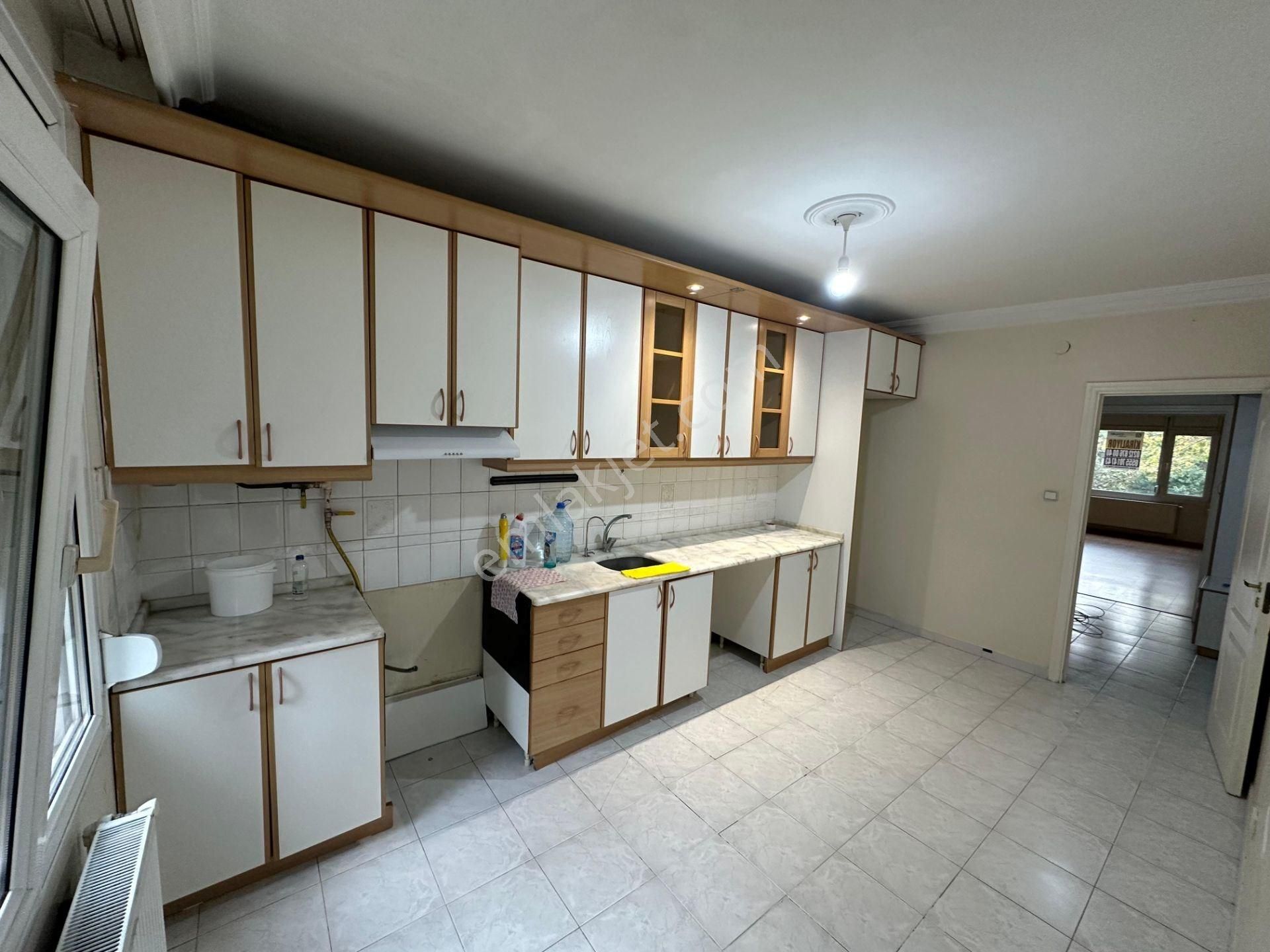 Beylikdüzü Yakuplu İhlas Marmara Evleri 1.kısımda Kiralık Daire 3+1 150 M2 Kısa Katlı Bloklarda - Görsel 15