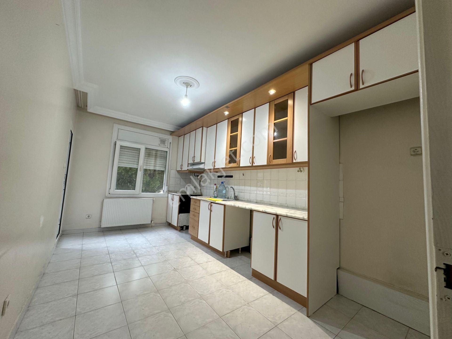 Beylikdüzü Yakuplu İhlas Marmara Evleri 1.kısımda Kiralık Daire 3+1 150 M2 Kısa Katlı Bloklarda - Görsel 14