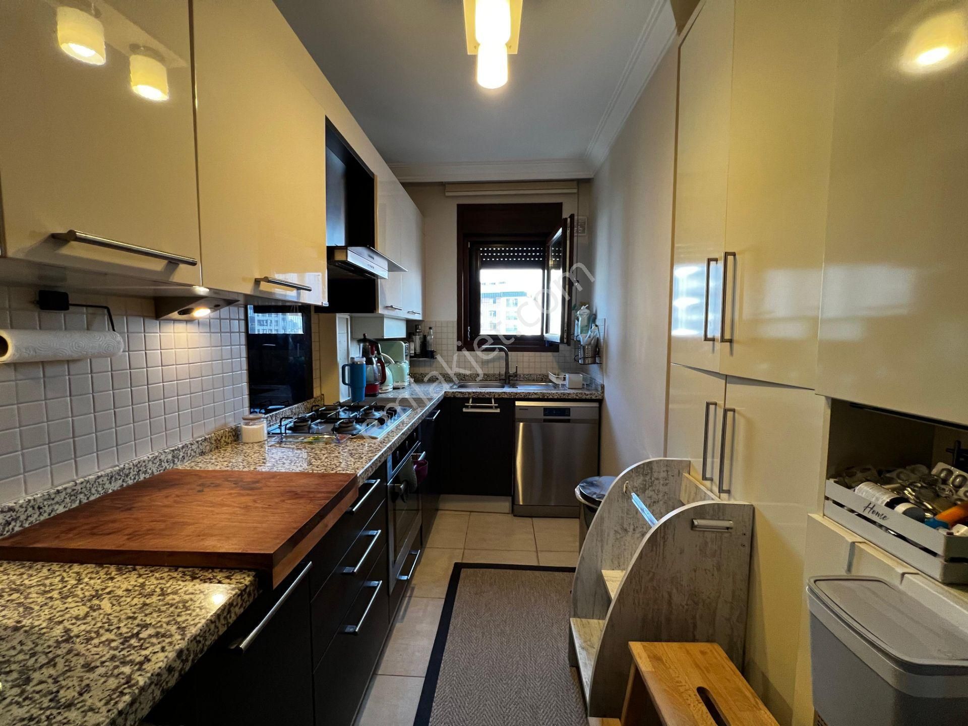 Şenesenevler'de Genç Binada Otoparklı, Asansörlü 3+1 90 M² Net - Görsel 7