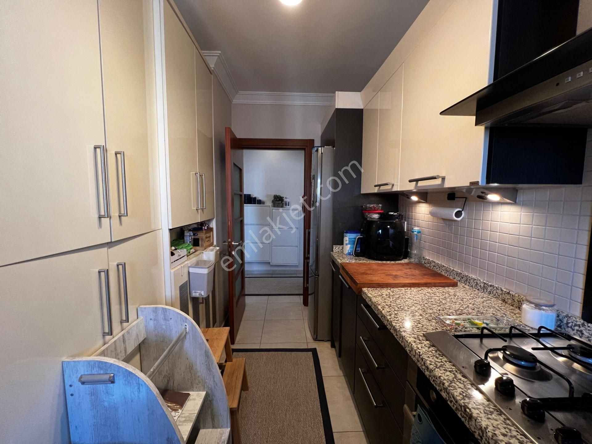 Şenesenevler'de Genç Binada Otoparklı, Asansörlü 3+1 90 M² Net - Görsel 8