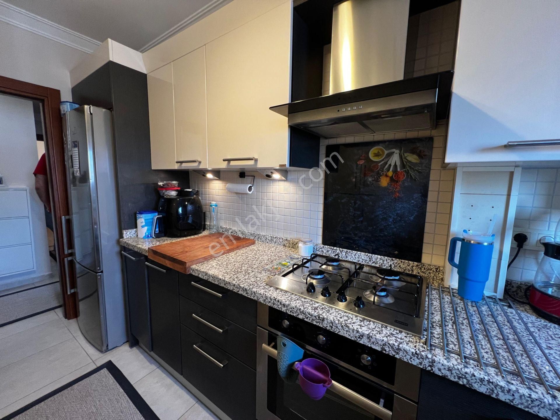 Şenesenevler'de Genç Binada Otoparklı, Asansörlü 3+1 90 M² Net - Görsel 9