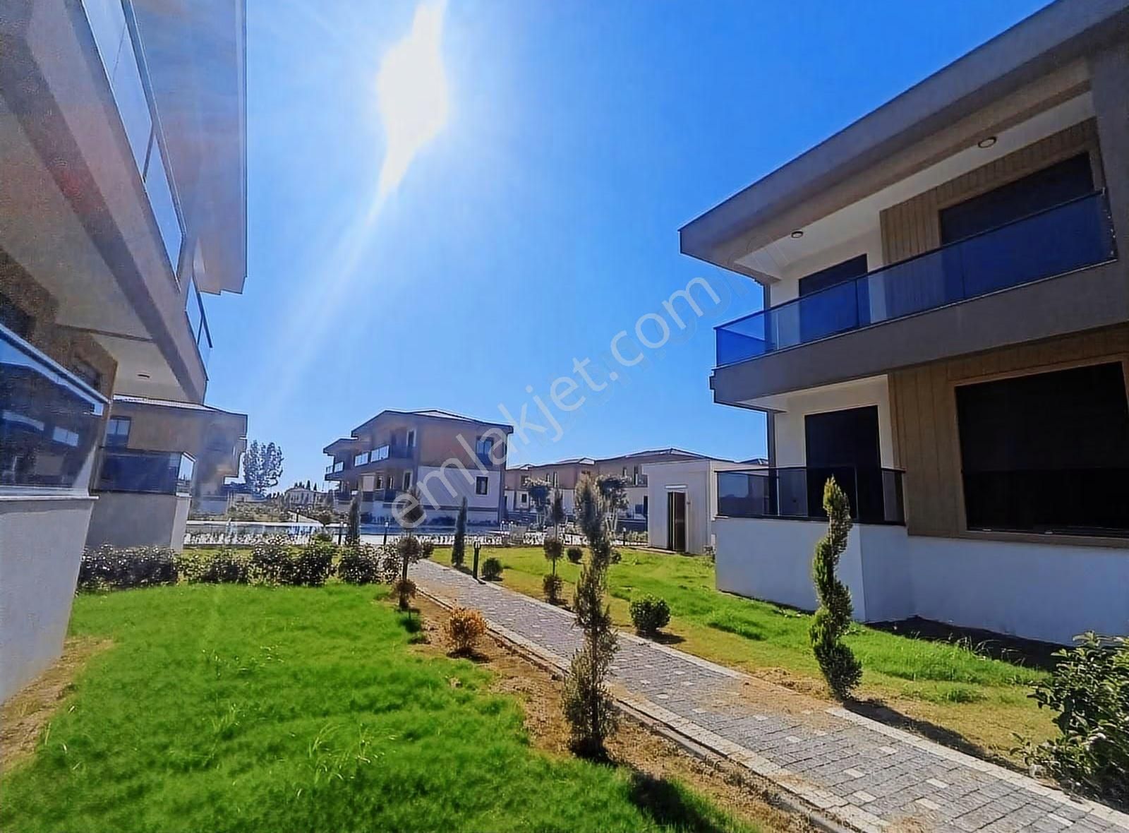 Kızıl Ağaçta Satılık Villa - Görsel 8