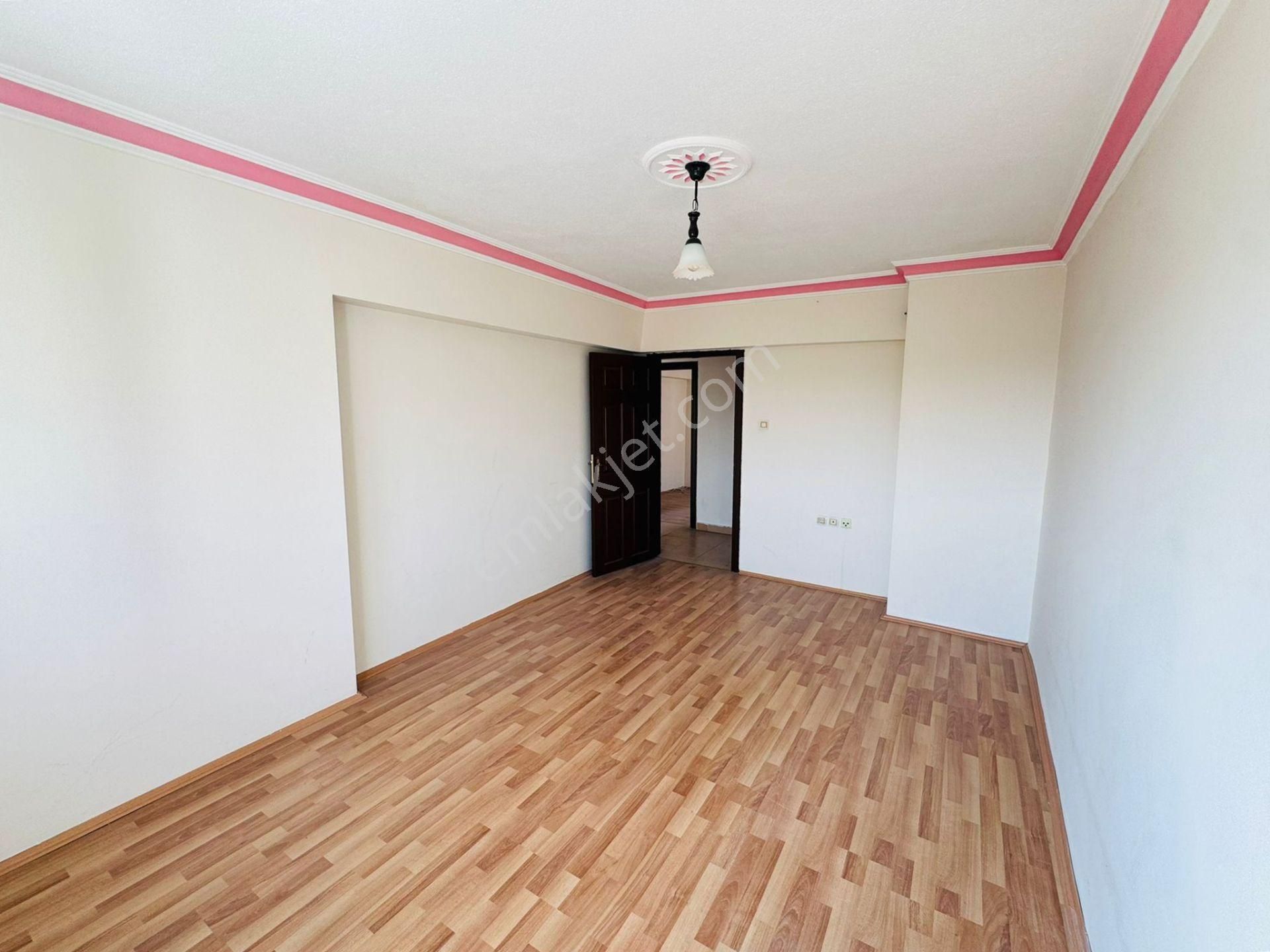 Battalgazi'de Çarşamba Pazarı Yakınında 3+1 Ara Kat Park Cepheli Satılık Daire !! - Görsel 9