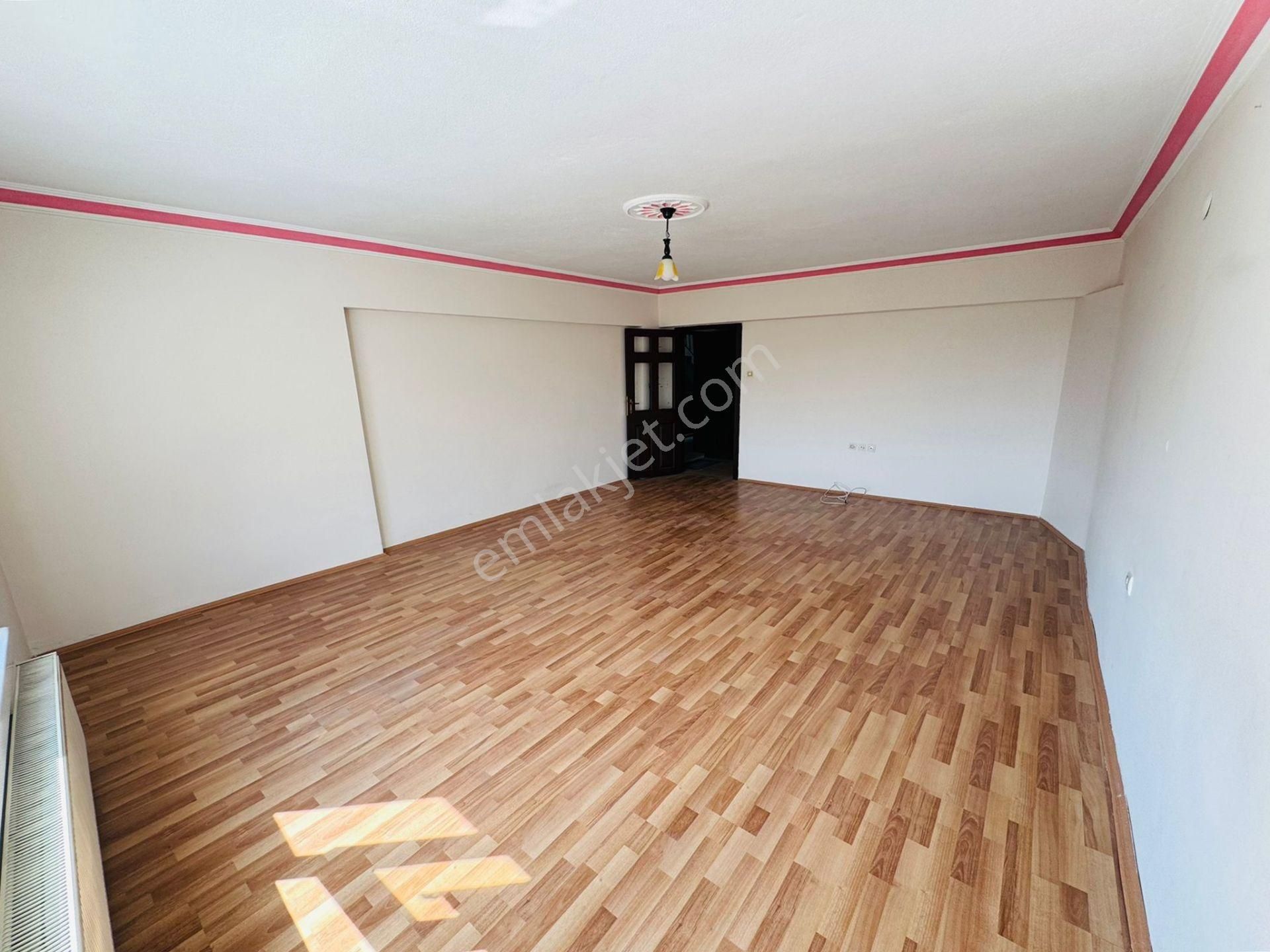 Battalgazi'de Çarşamba Pazarı Yakınında 3+1 Ara Kat Park Cepheli Satılık Daire !! - Görsel 4