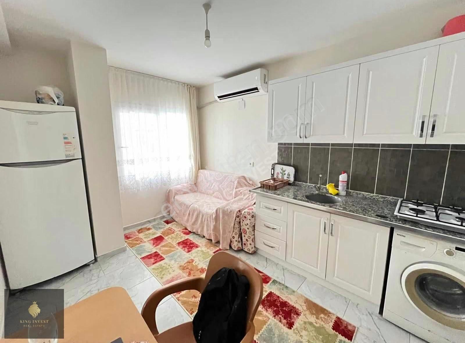 King Den Yukarı Alatada Eşyalı Kıralık 1+1 Daıre