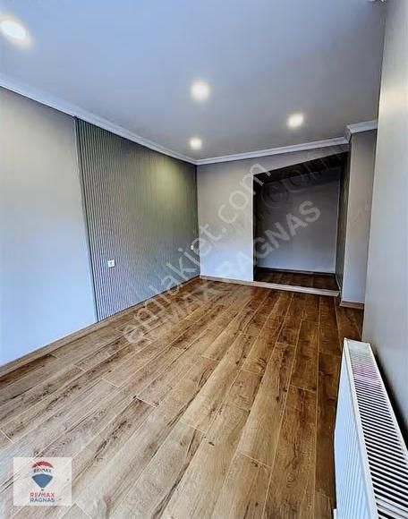 Üsküdar Selami Ali Mahallesinde Satılık Yenilenmiş Dubleks Daire - Görsel 4