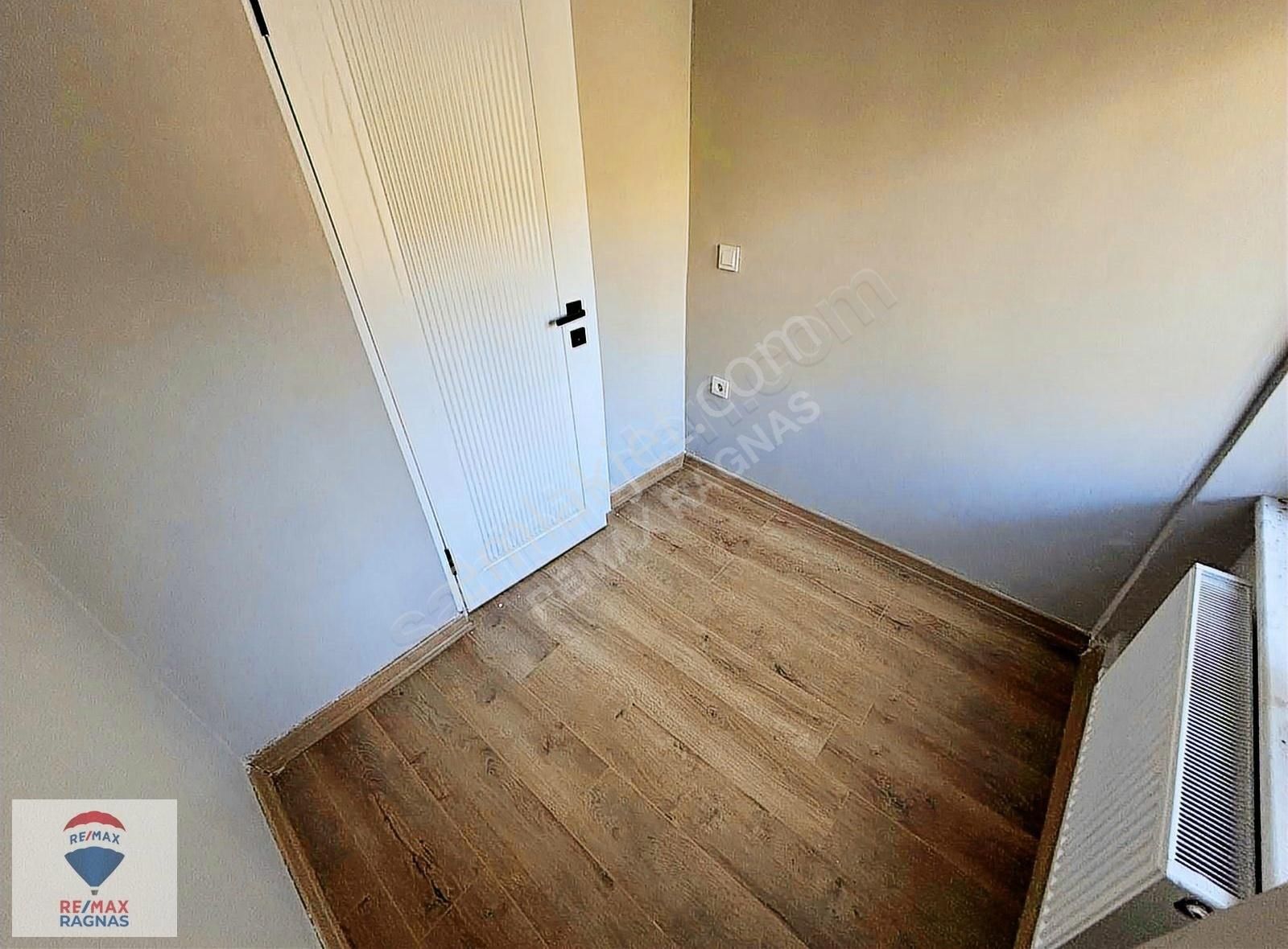 Üsküdar Selami Ali Mahallesinde Satılık Yenilenmiş Dubleks Daire - Görsel 35