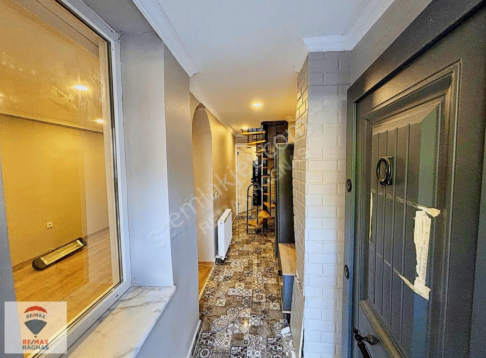 Üsküdar Selami Ali Mahallesinde Satılık Yenilenmiş Dubleks Daire - Görsel 3