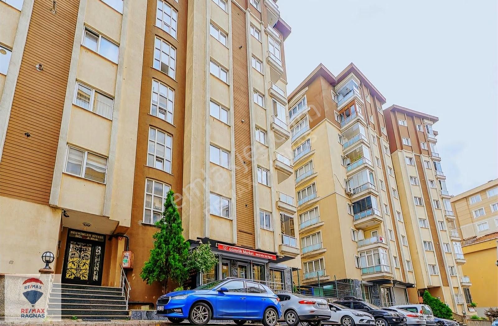 Ümraniye Site Mahallesinde Rampalı 1.000 M² Depolu Ticari Alan