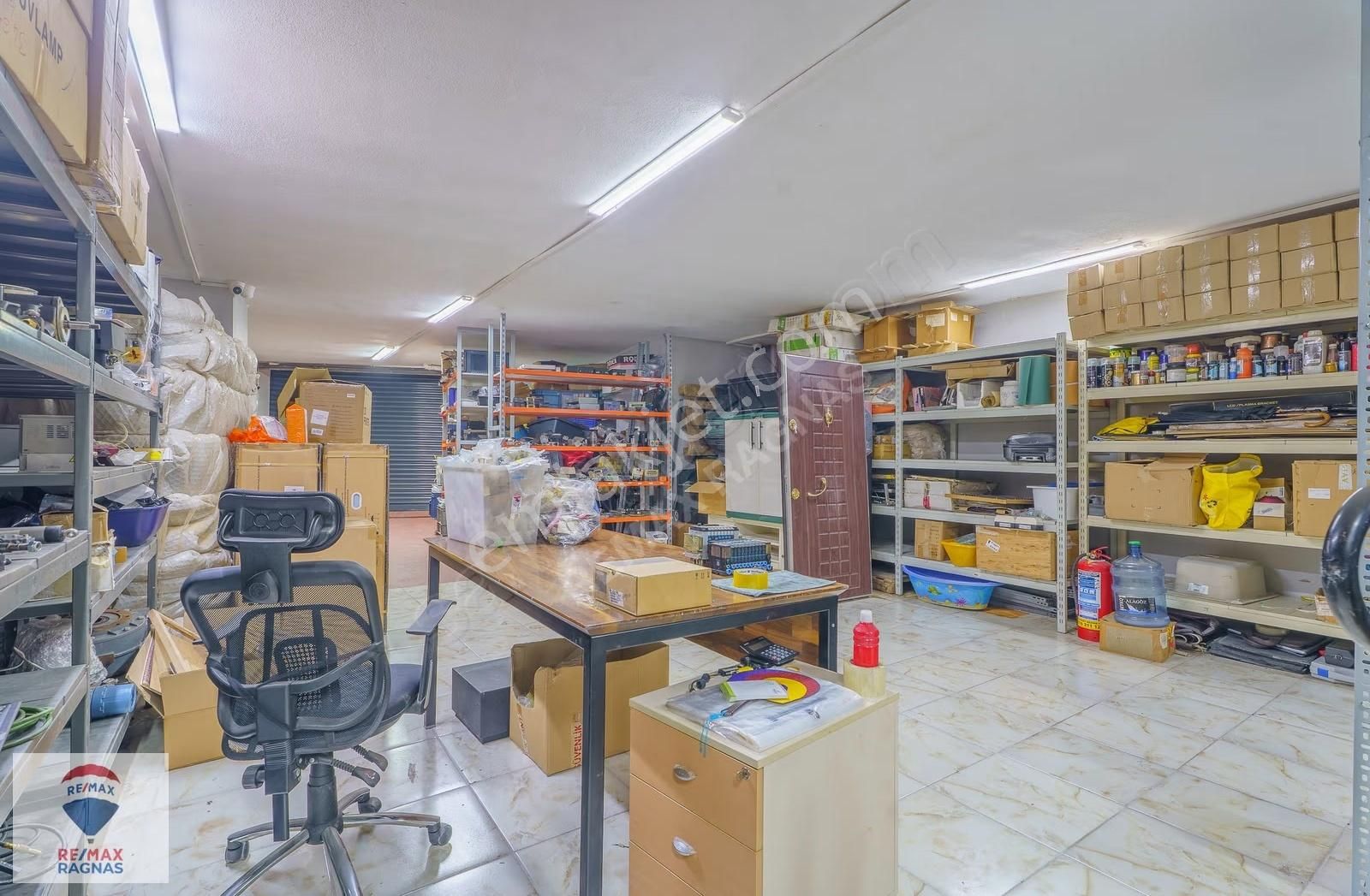 Ümraniye Site Mahallesinde Rampalı 1.000 M² Depolu Ticari Alan - Görsel 2