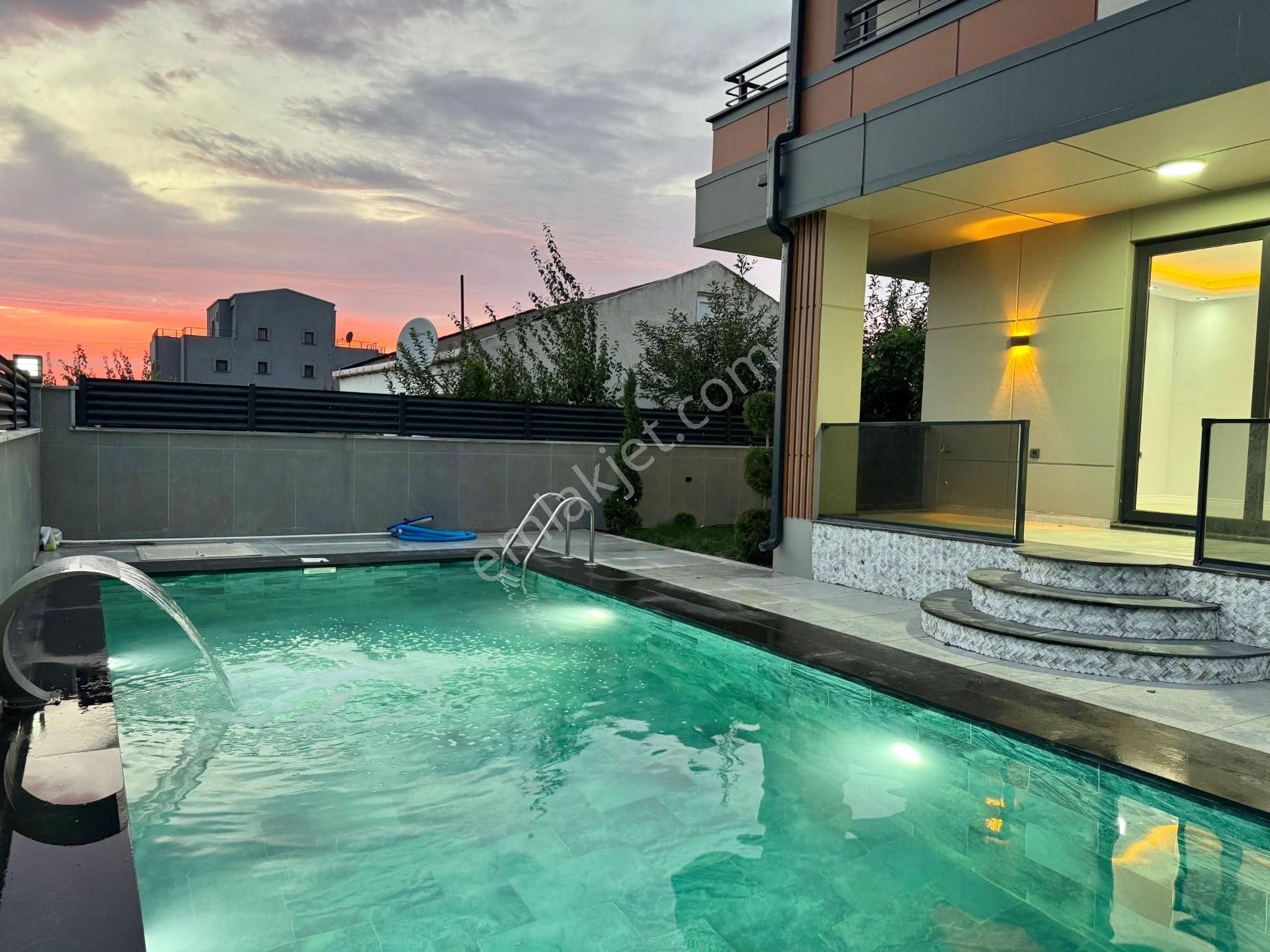 ▃▅▇ Kartallar'dan ▇▅▃havuzlu Verandalı Müstakil Villa - Görsel 18