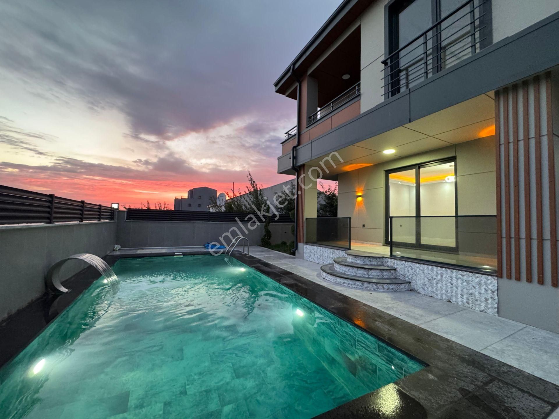 ▃▅▇ Kartallar'dan ▇▅▃havuzlu Verandalı Müstakil Villa - Görsel 3