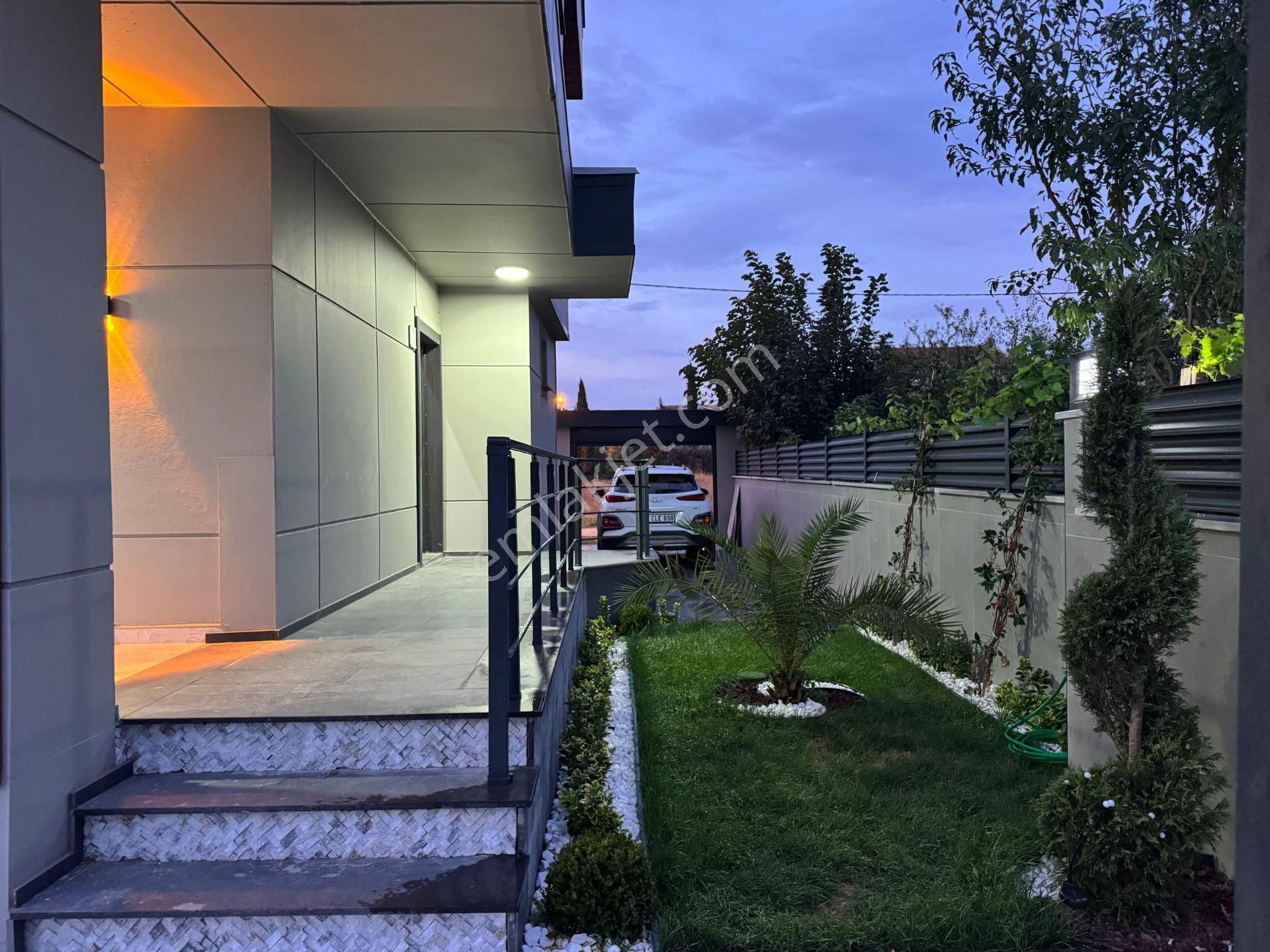 ▃▅▇ Kartallar'dan ▇▅▃havuzlu Verandalı Müstakil Villa - Görsel 8