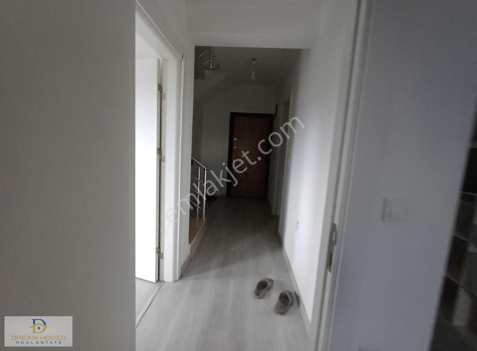 Foça'da Kiralık Geniş 3+1 Dubleks Daire - Görsel 14