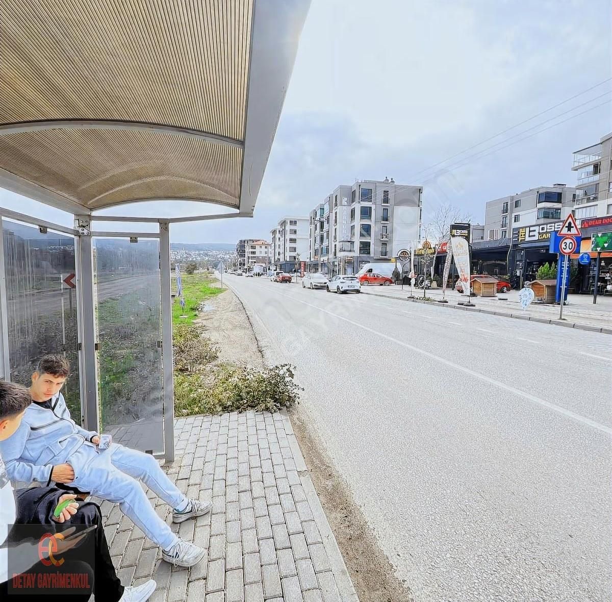 Atlı Çayır Bulvarı Üzerinde Kiralık Dükkan - Görsel 2