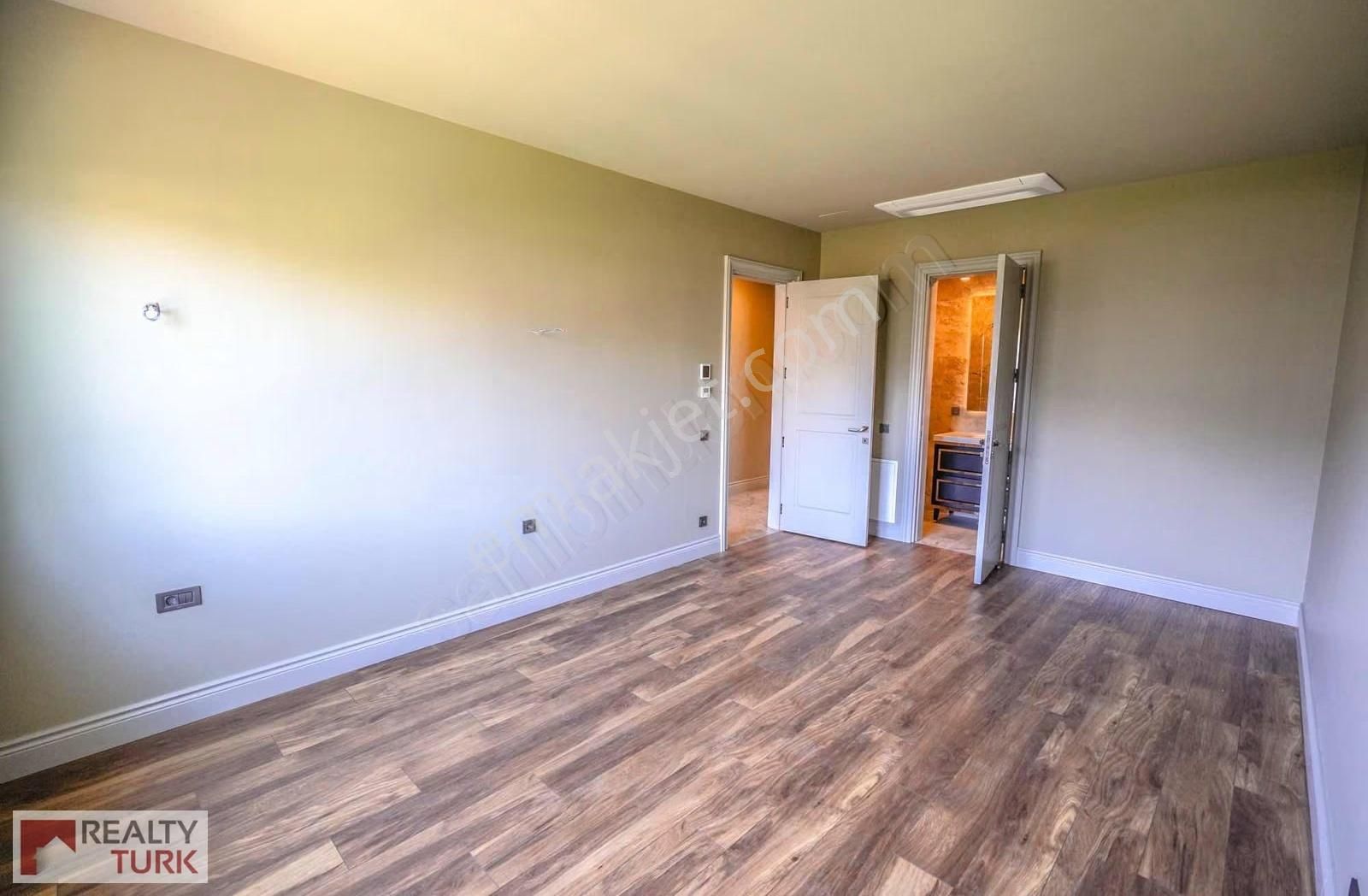 Vadimahal Göl Manzaralı Havuzlu Tam Müstakil 5+1 - Görsel 24