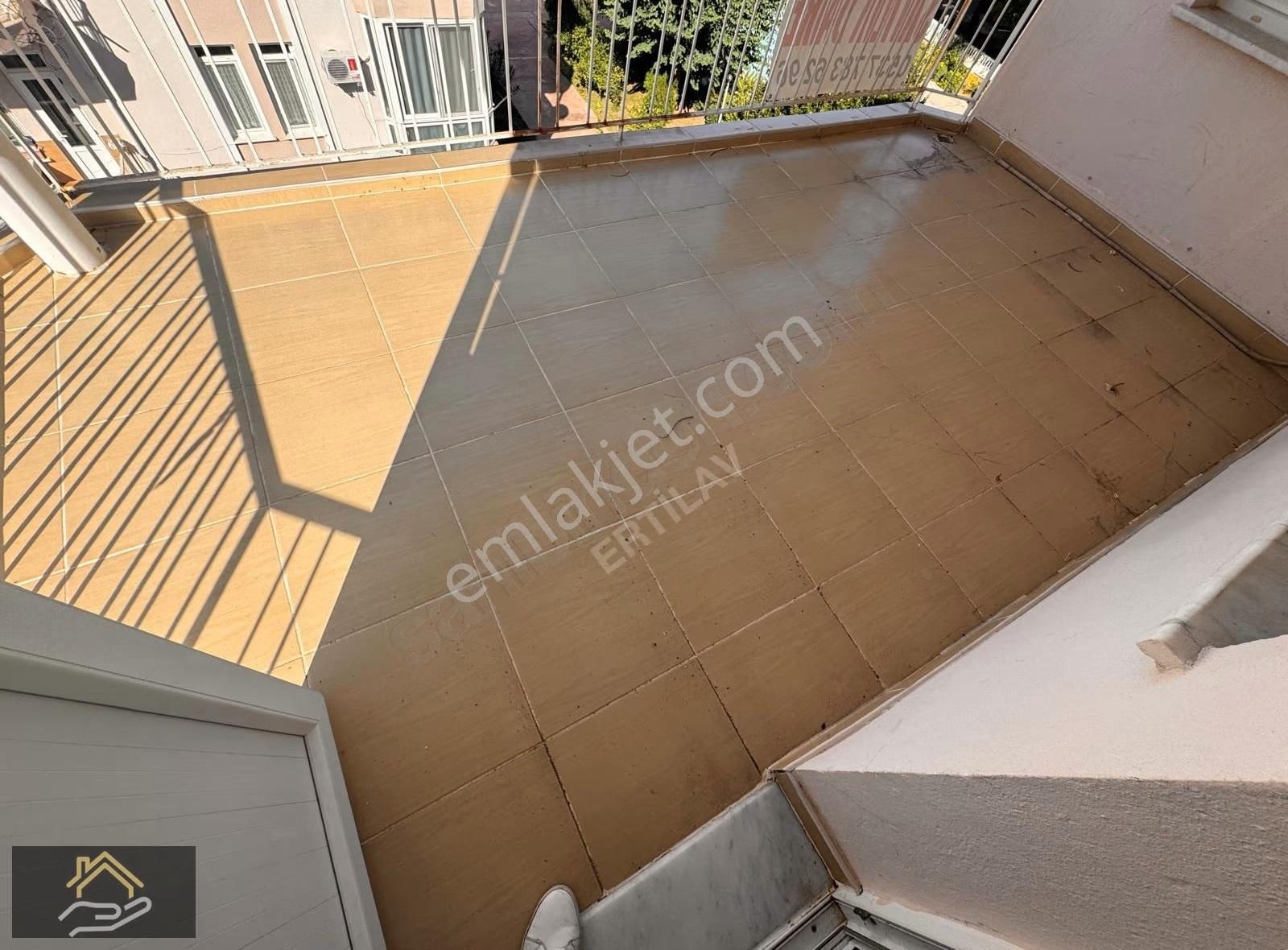 Foça Mahallesinde Satılık 130 M2 Eşyalı 2+1 Daire - Görsel 23