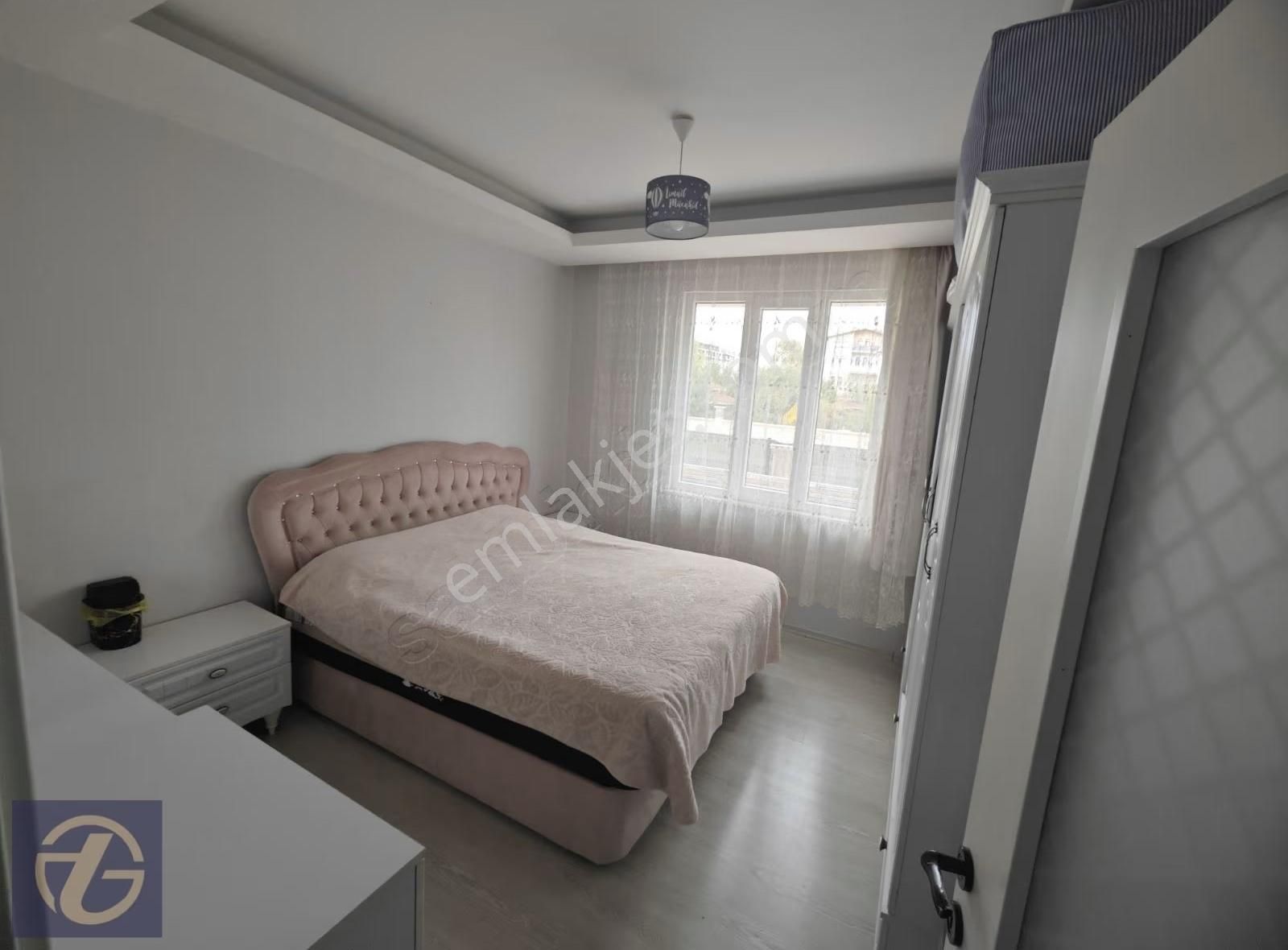 // Site Íçi 3 Cepheli Kapalı Otoparklı Daire // - Görsel 3