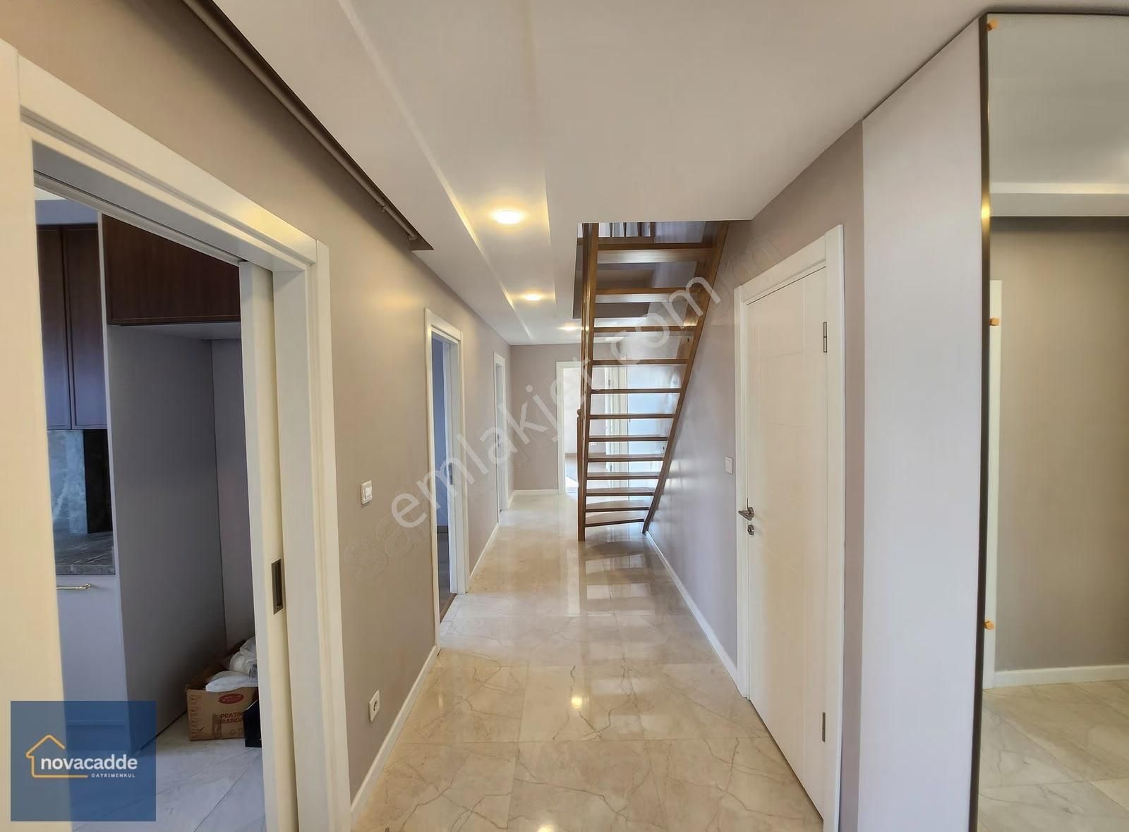 Kazasker Minibüs Cad. Üzeri 8+1 Özel Mimari Dekorlu Dubleks - Görsel 4