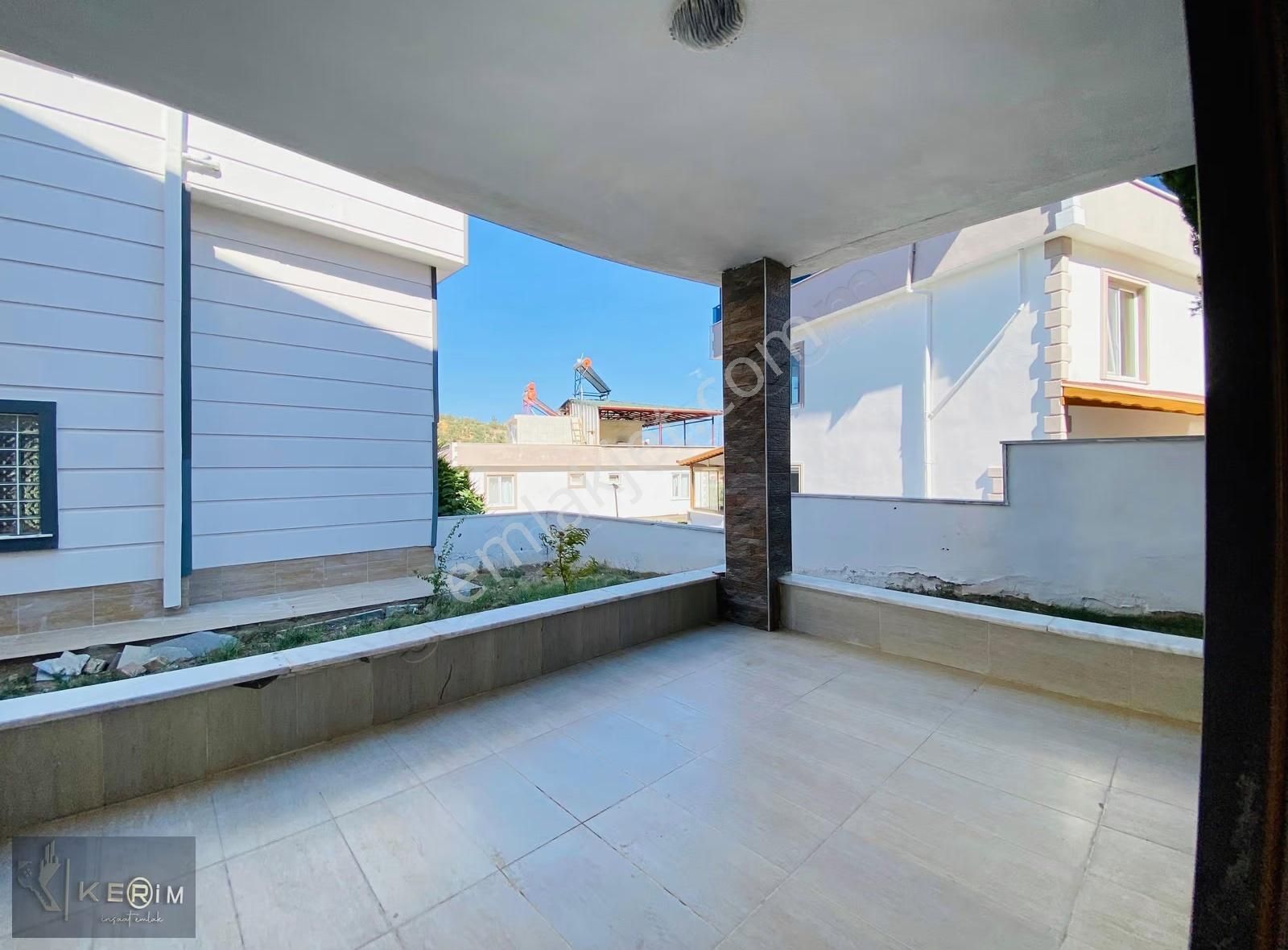 ✅ Küçükkuyu Kiralık 3+1 Havuzlu Sitede Bahçeli Daire - Görsel 24