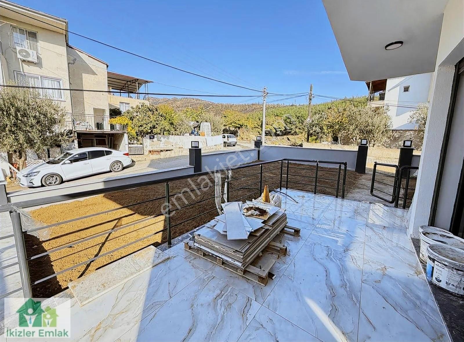 Ürkmez'de Deniz Manzaralı Müstakil Ayrı Mutfak 3+1 Köşe Villa - Görsel 9