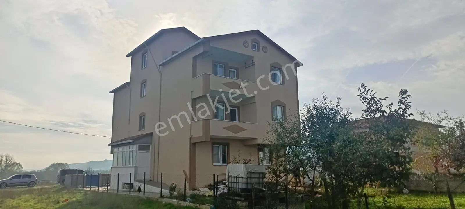 Müstakil Bina