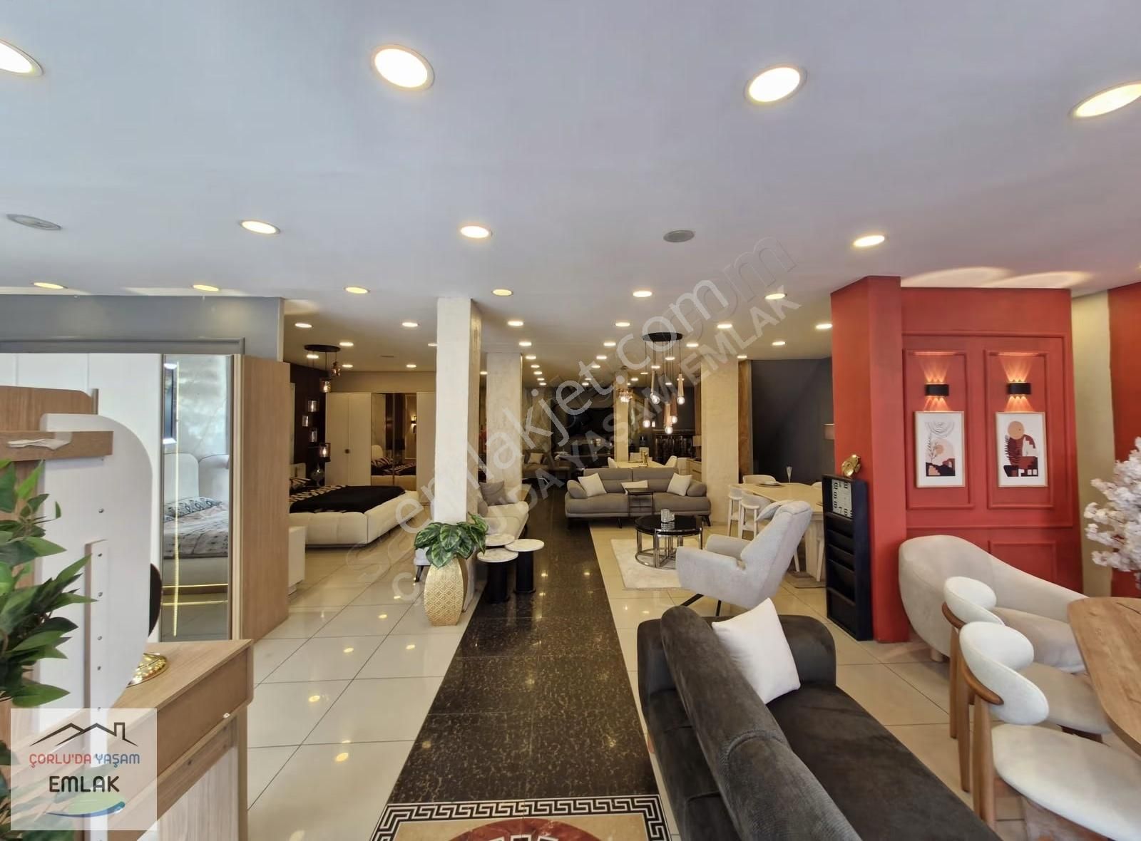 Çarşı Merkezde Ssk Binası Yanında Satılık 720 M2 Mağaza / Dükkan - Görsel 4