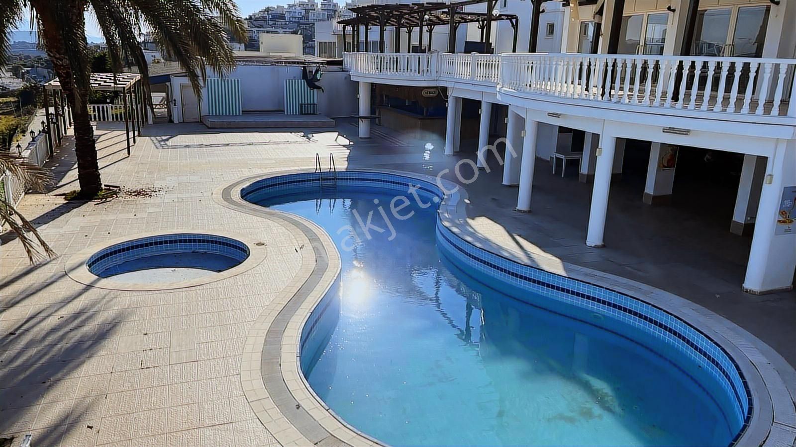 Milas Boğaziçi 2 Banyolu 2+1 Üst Kat Göl Manzaralı Satılık Daire - Görsel 2