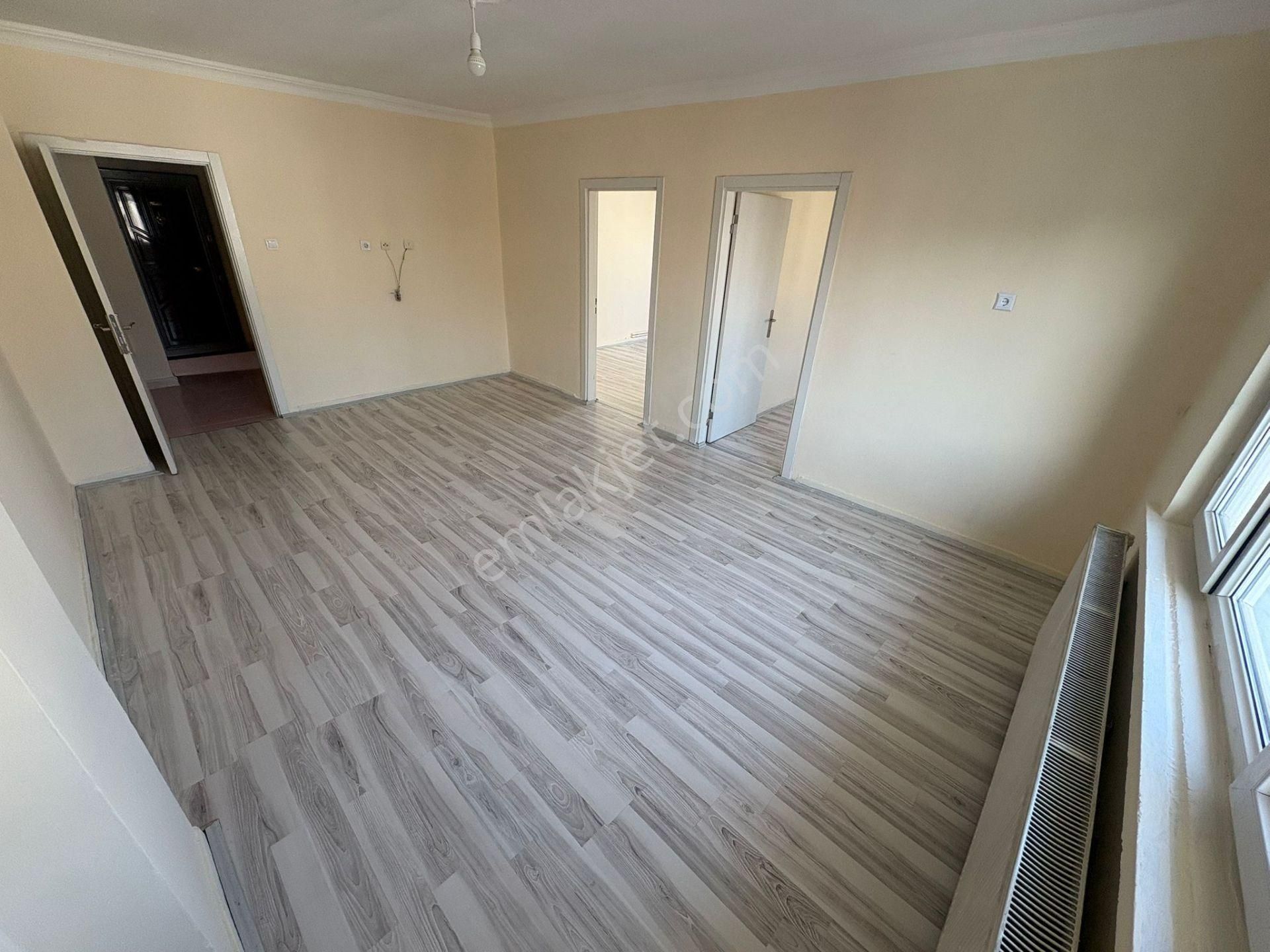 Mareşal Çakmak Mh 3+1 Katta Merkezin İçinde Fırsat Daire - Görsel 8