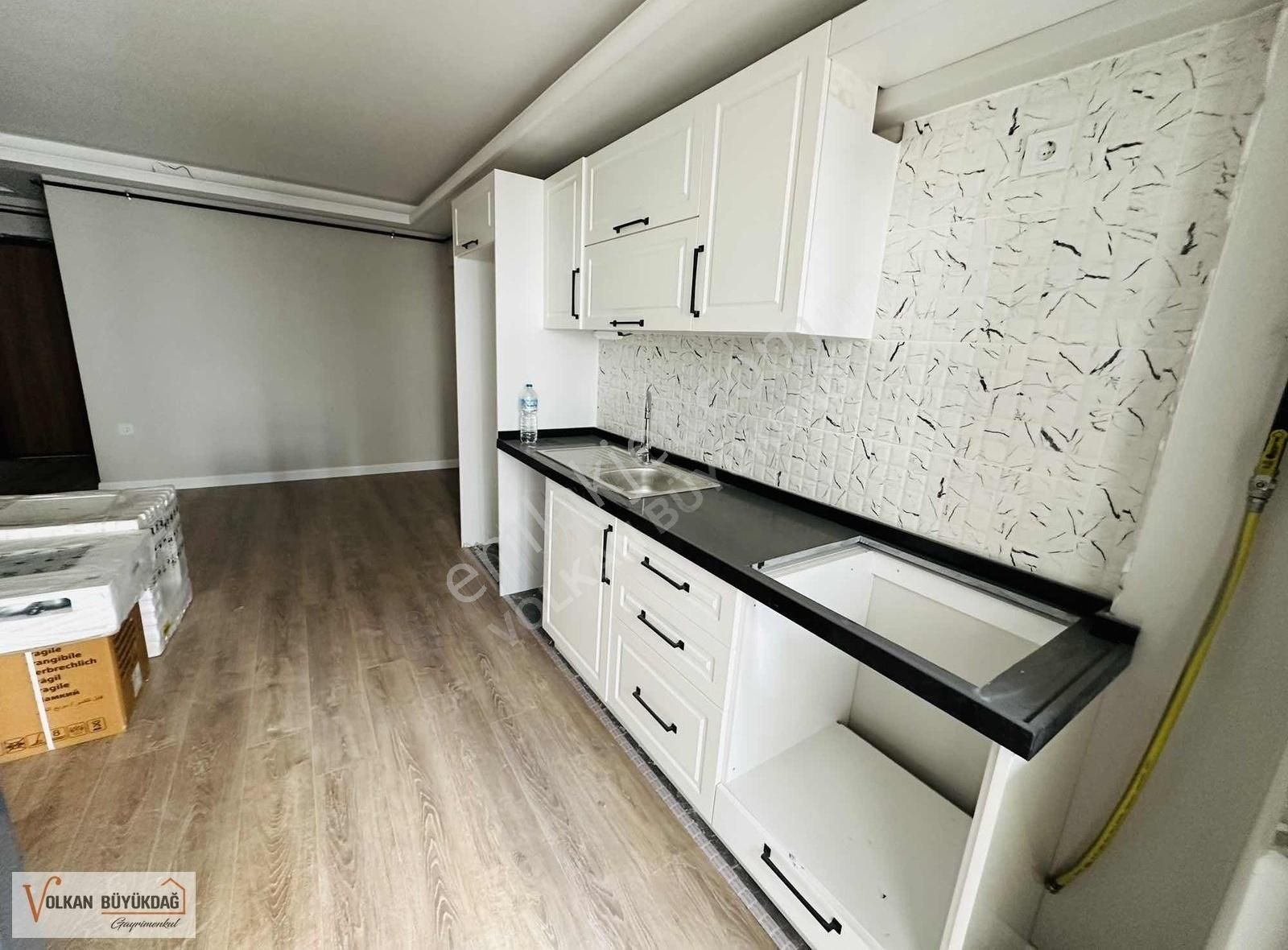 Volkan Büyükdağ'dan Balat'ta Kiralık 1+1 Eşyasız Daire - Görsel 8