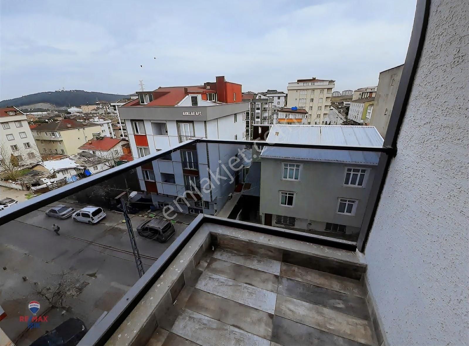 Petrol Yolu Caddesi Üzerinde,ebeveyn Banyolu Arakat 2+1 Daire - Görsel 8