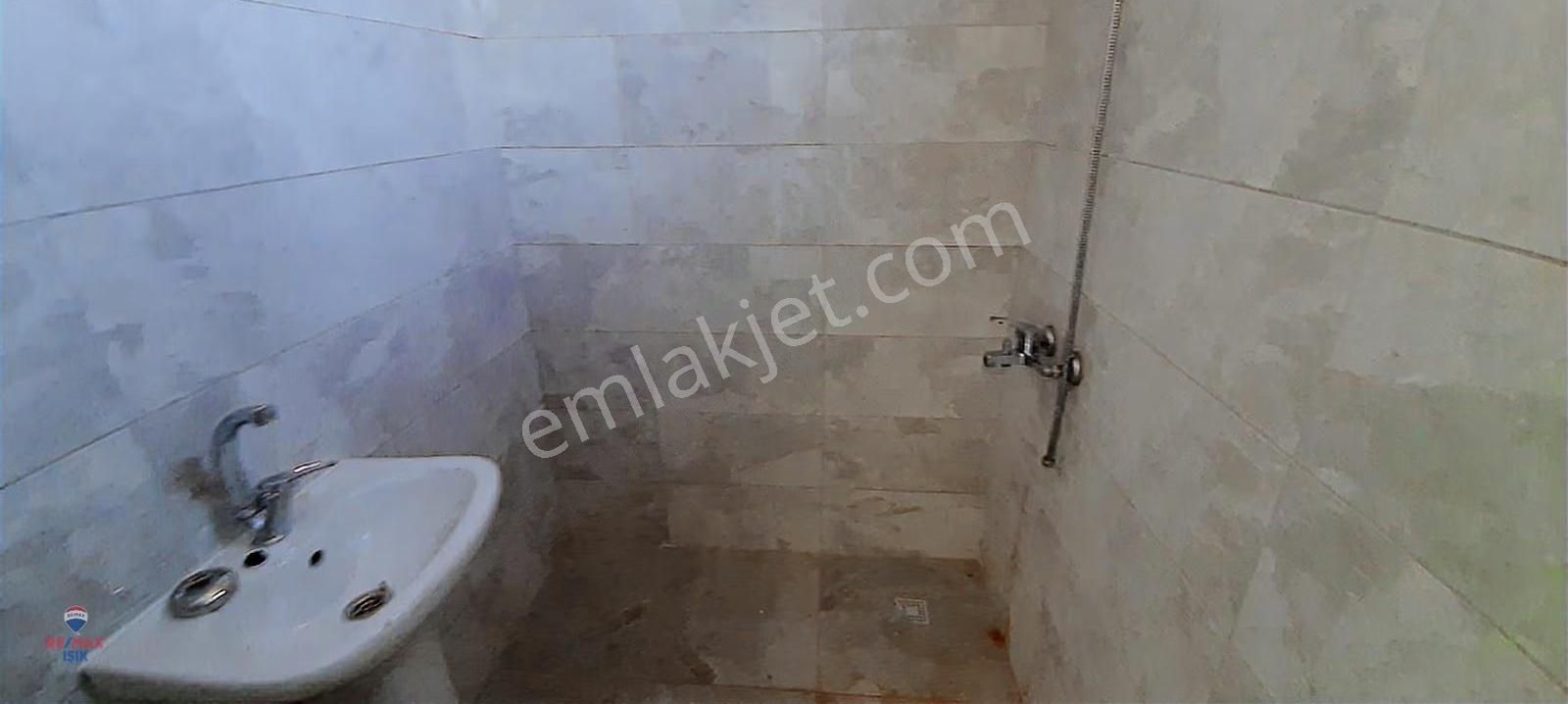 Petrol Yolu Caddesi Üzerinde,ebeveyn Banyolu Arakat 2+1 Daire - Görsel 11
