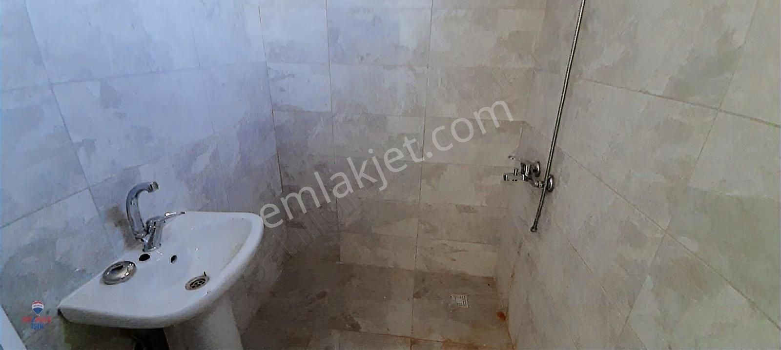 Petrol Yolu Caddesi Üzerinde,ebeveyn Banyolu Arakat 2+1 Daire - Görsel 12