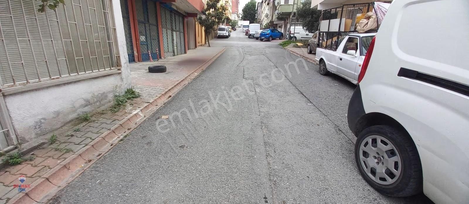 Yedpa'ya Yakın Önüne Araç Yanaşır 250 M² Tek Parça Düz Giriş - Görsel 9