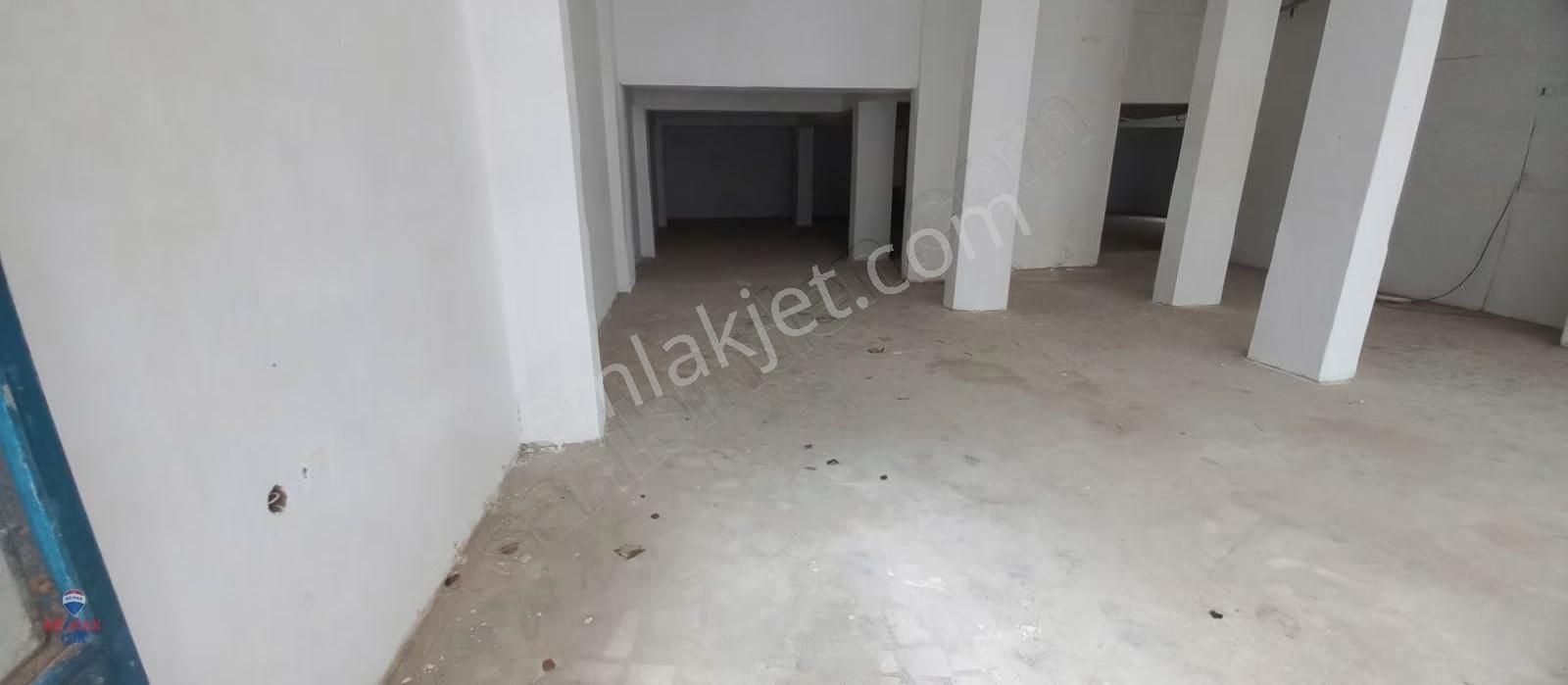 Yedpa'ya Yakın Önüne Araç Yanaşır 250 M² Tek Parça Düz Giriş - Görsel 6