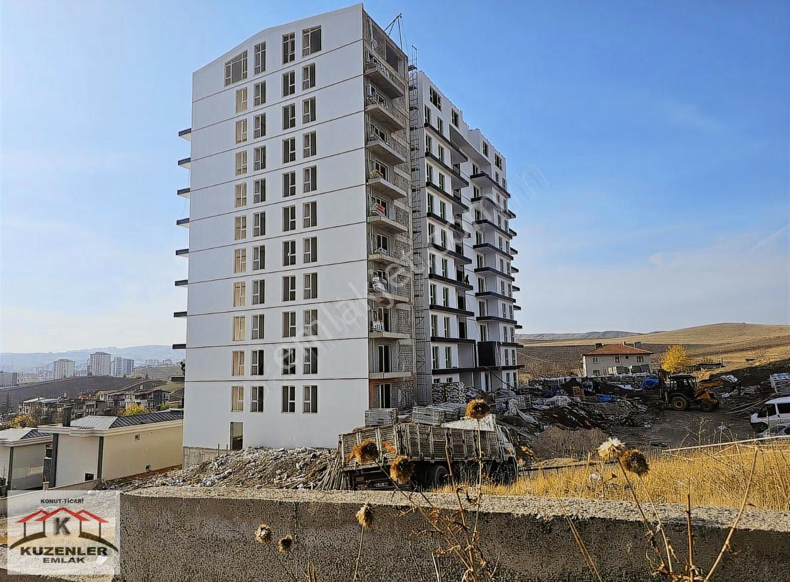 Kuzenler'dn Cumhuriyet Mah.site İçerisinde 8kat 12m2 Teraslı 2+1 - Görsel 11