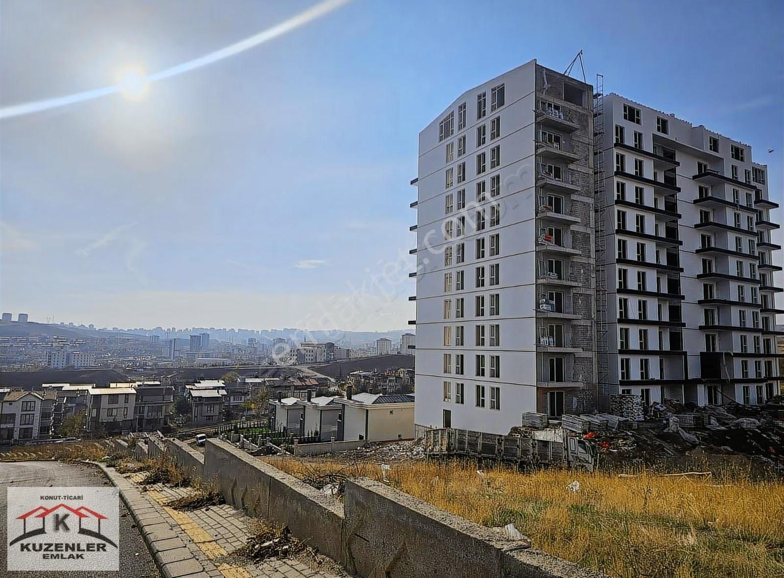 Kuzenler'dn Cumhuriyet Mah.site İçerisinde 8kat 12m2 Teraslı 2+1 - Görsel 9