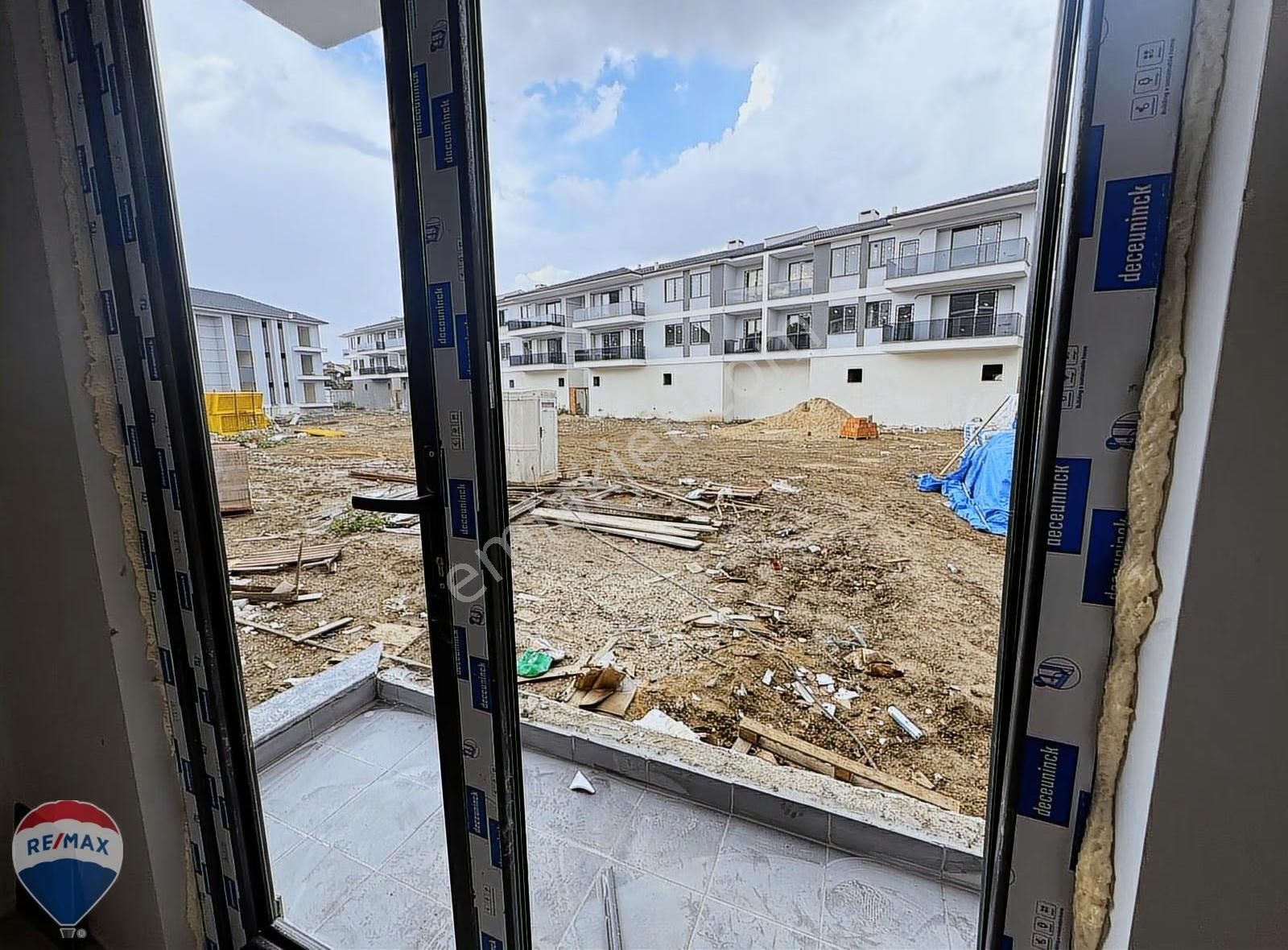 Arifiyede Sıfır 3+1 Site İçi Ve Cdde Cepheli Ebeveyn Banyolu - Görsel 14