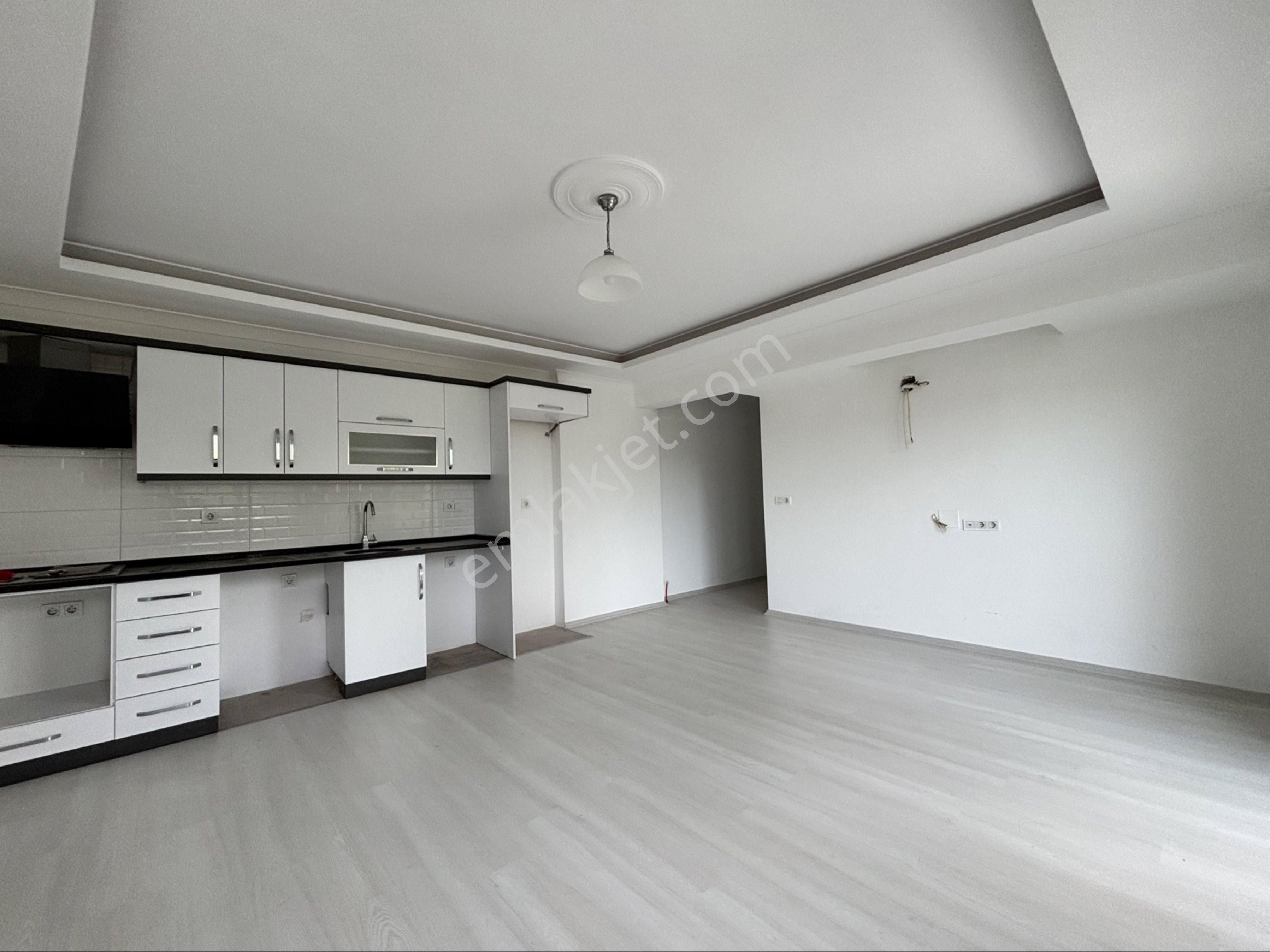 Seydikemer İlçe Merkezinde İnönü Caddesinde Ofis Ve Ev Kullanımına Uygun Daire - Görsel 8