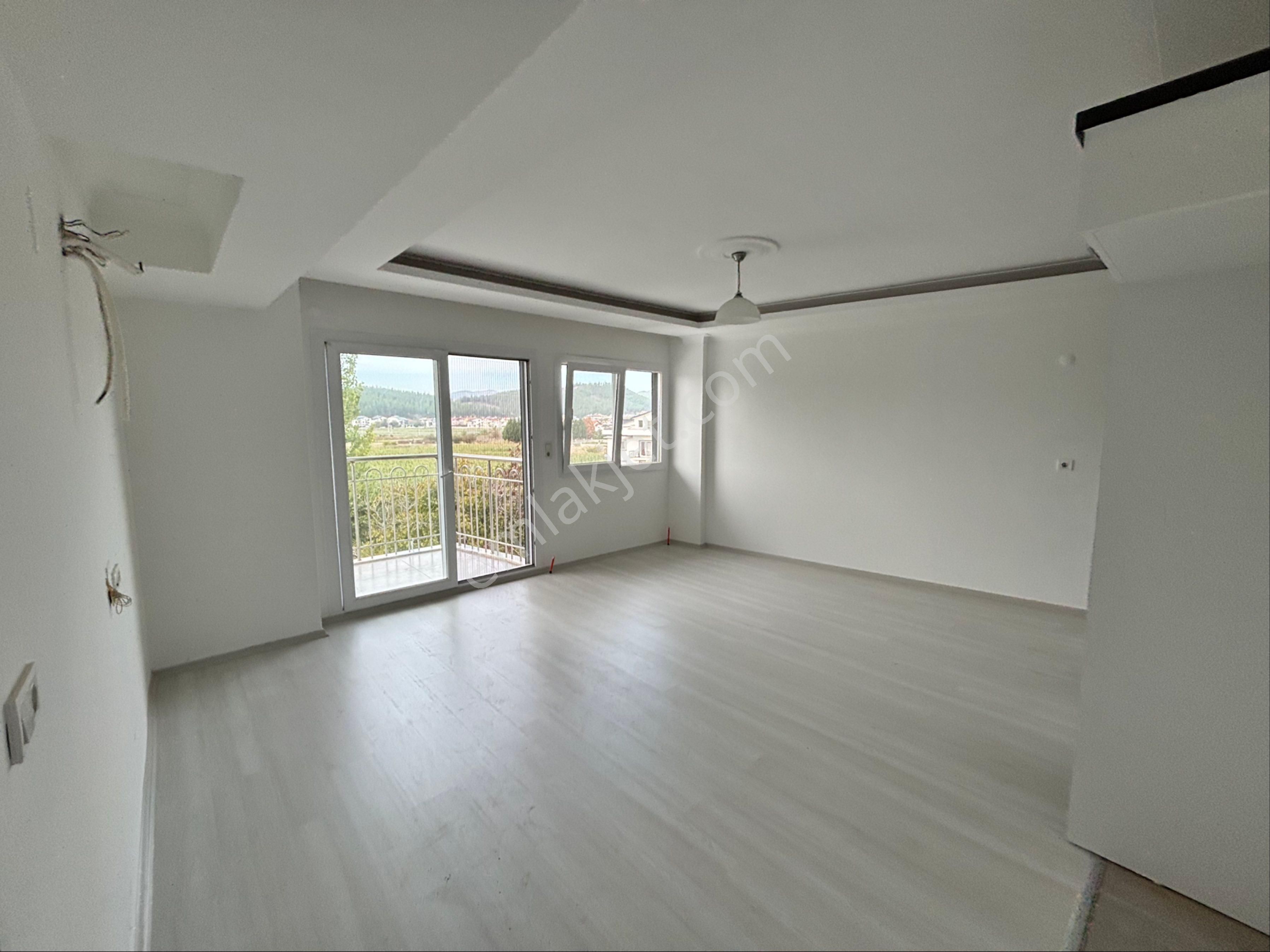 Seydikemer İlçe Merkezinde İnönü Caddesinde Ofis Ve Ev Kullanımına Uygun Daire - Görsel 22