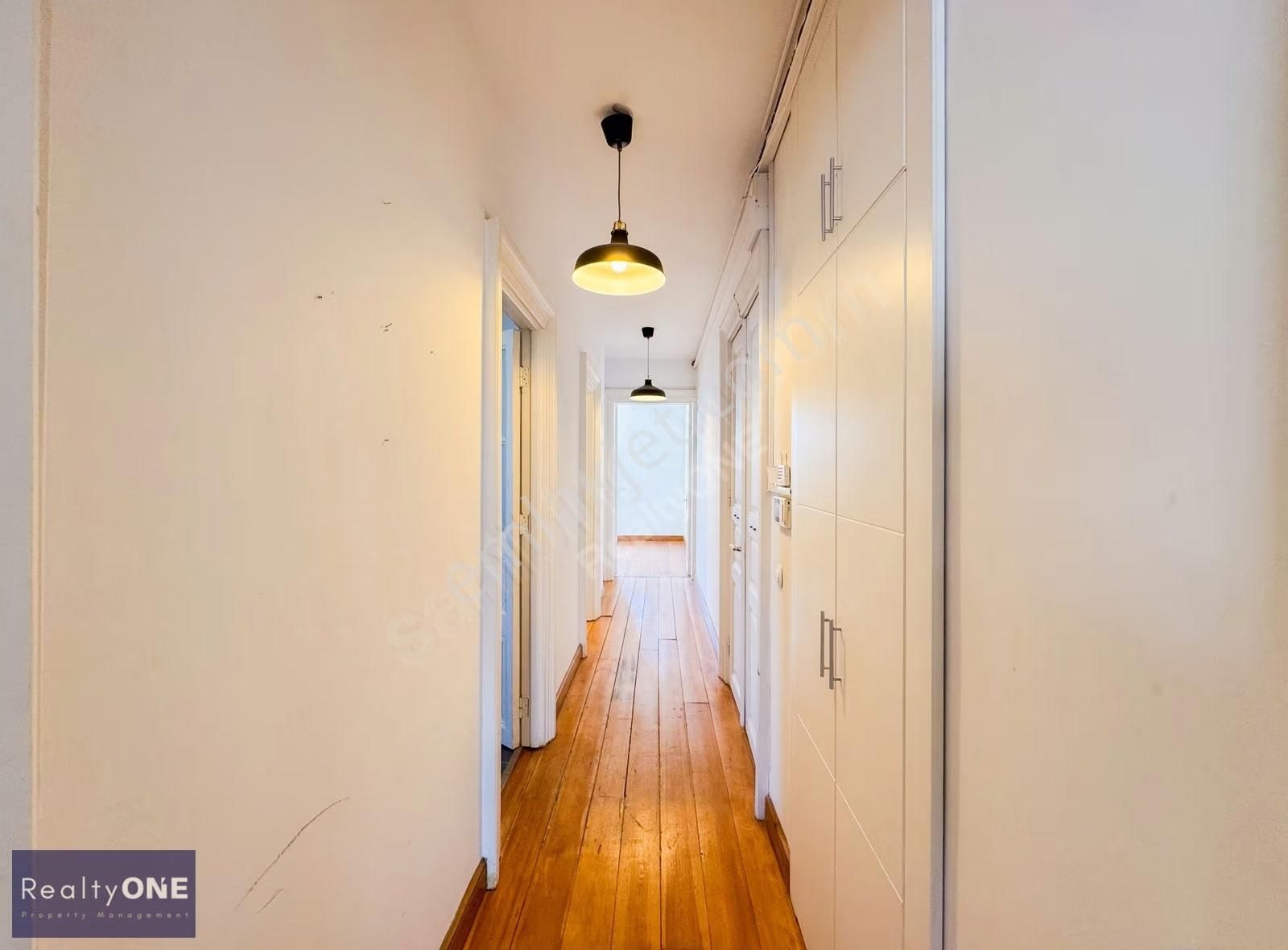 R-one Beyoğlu Meşrutiyet Cad. Tarihi Binada Geniş Kiralık Ofis - Görsel 30