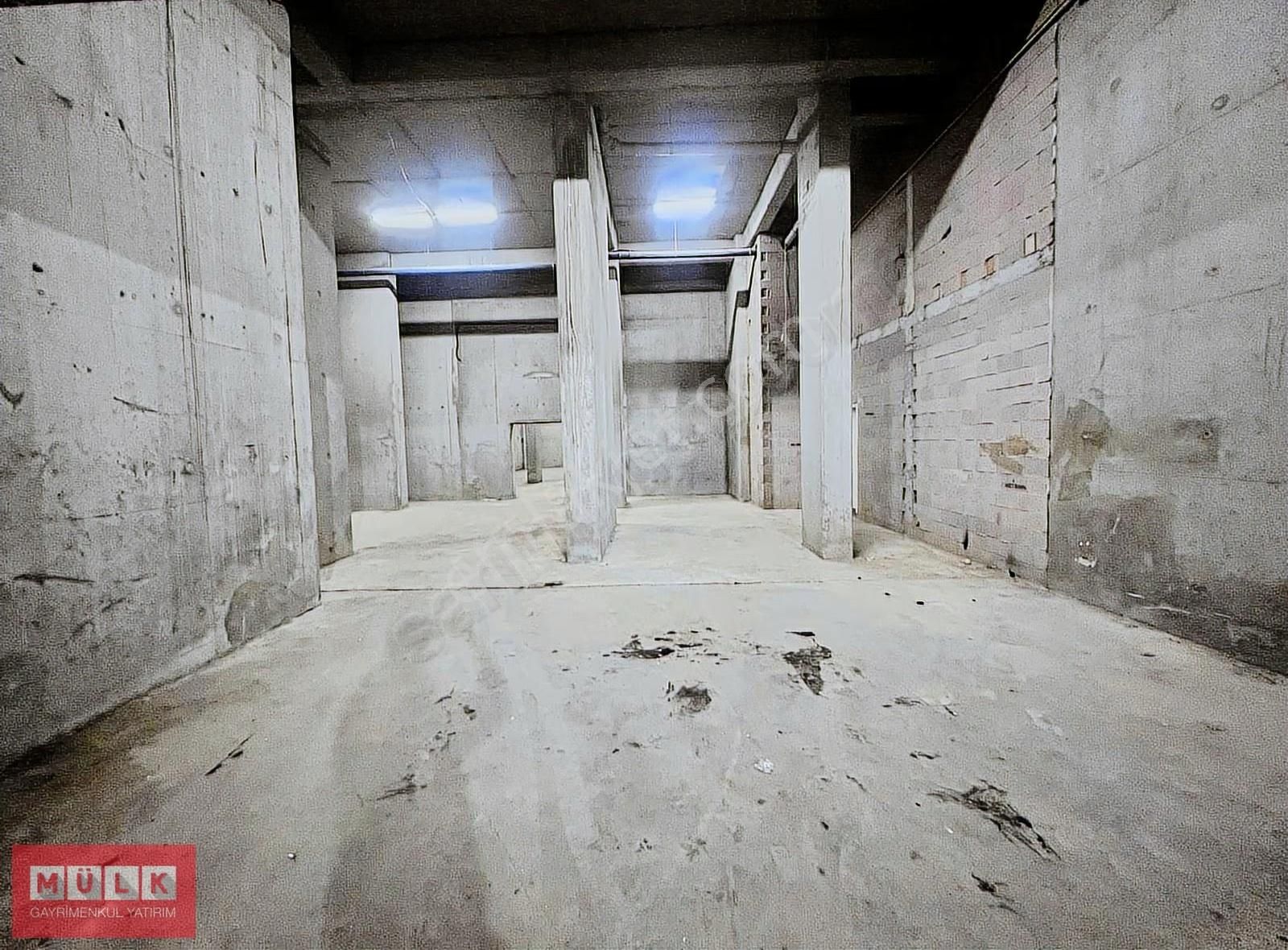 Sancaktepe'de Mülk Sahibin Den 965 M2 Kiralık Depo - Görsel 2