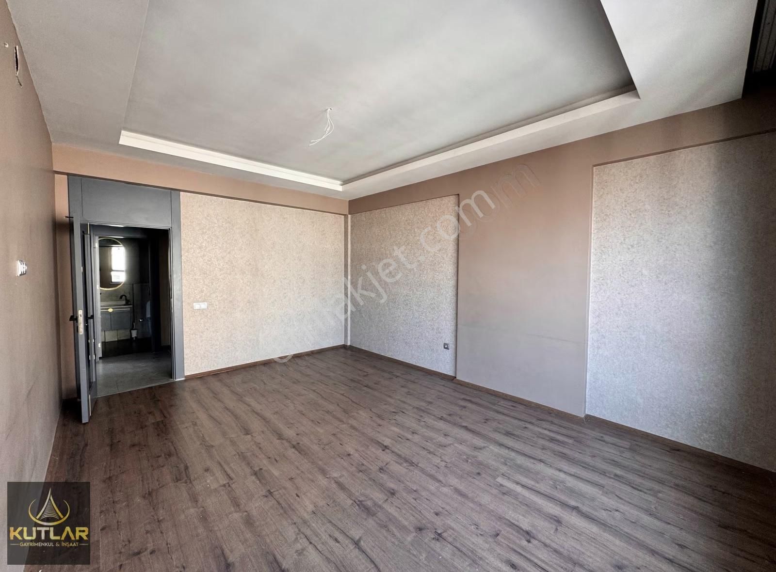 Kutlar'dan 25 Aralık Devlet Hastanesi Karşısı Satılık 2+1 Daire! - Görsel 12