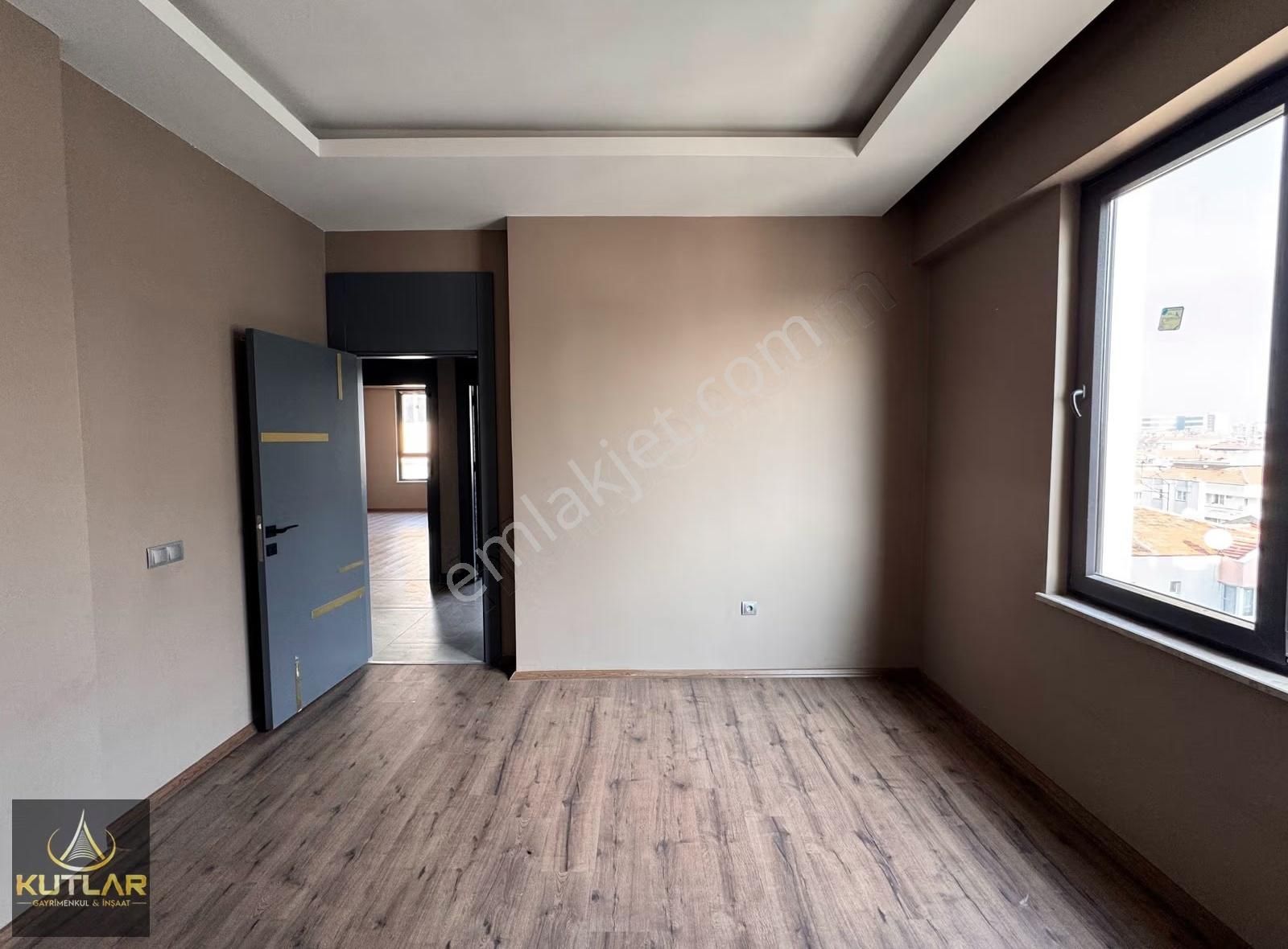 Kutlar'dan 25 Aralık Devlet Hastanesi Karşısı Satılık 2+1 Daire! - Görsel 4